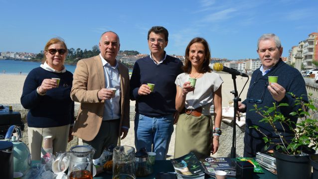 Inauguración de la exposición en el Paseo de Silgar