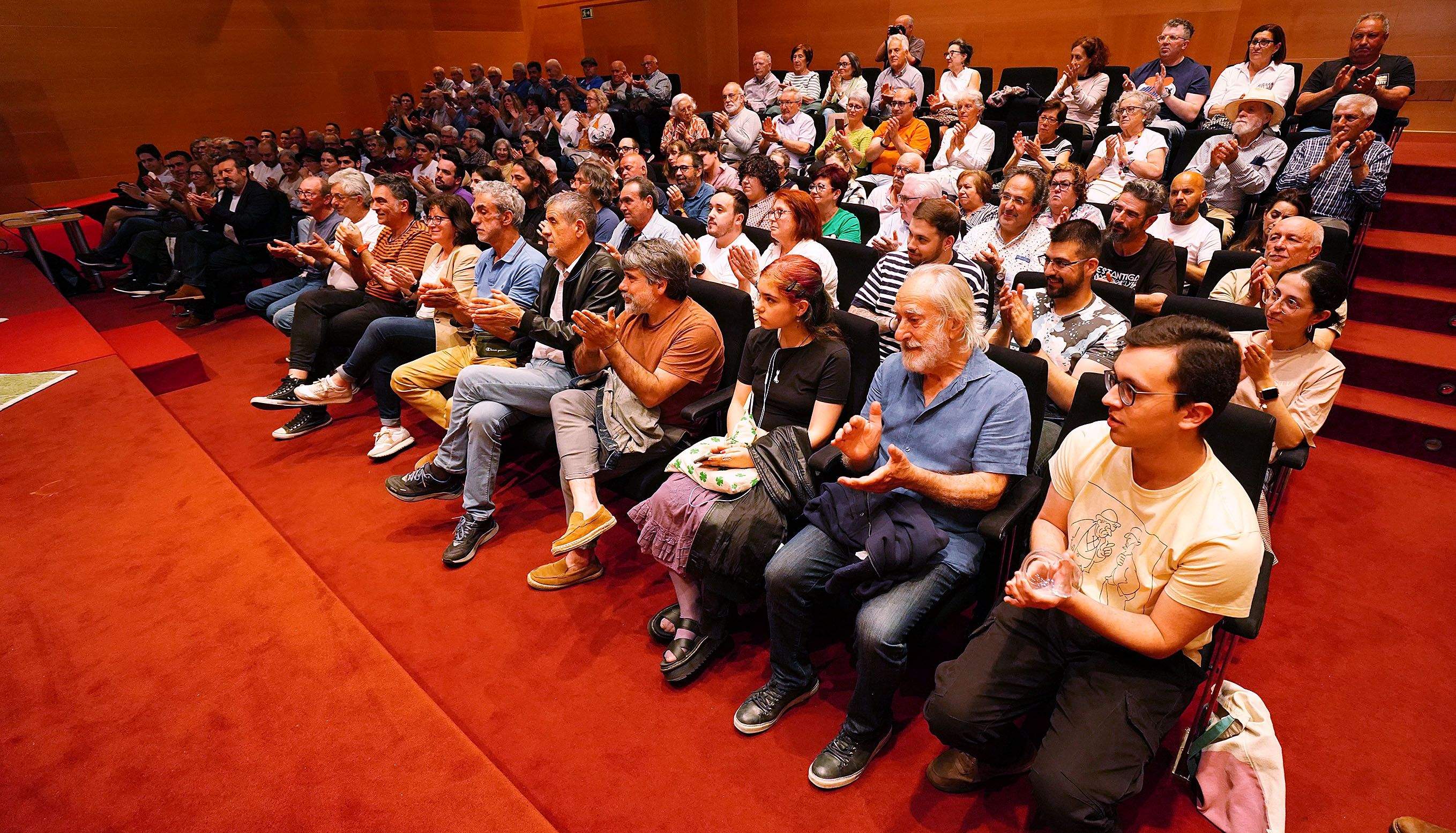 Acto do BNG: Que esconden tras o aumento do gasto militar? Acto do BNG: Que esconden tras o aumento do gasto militar?