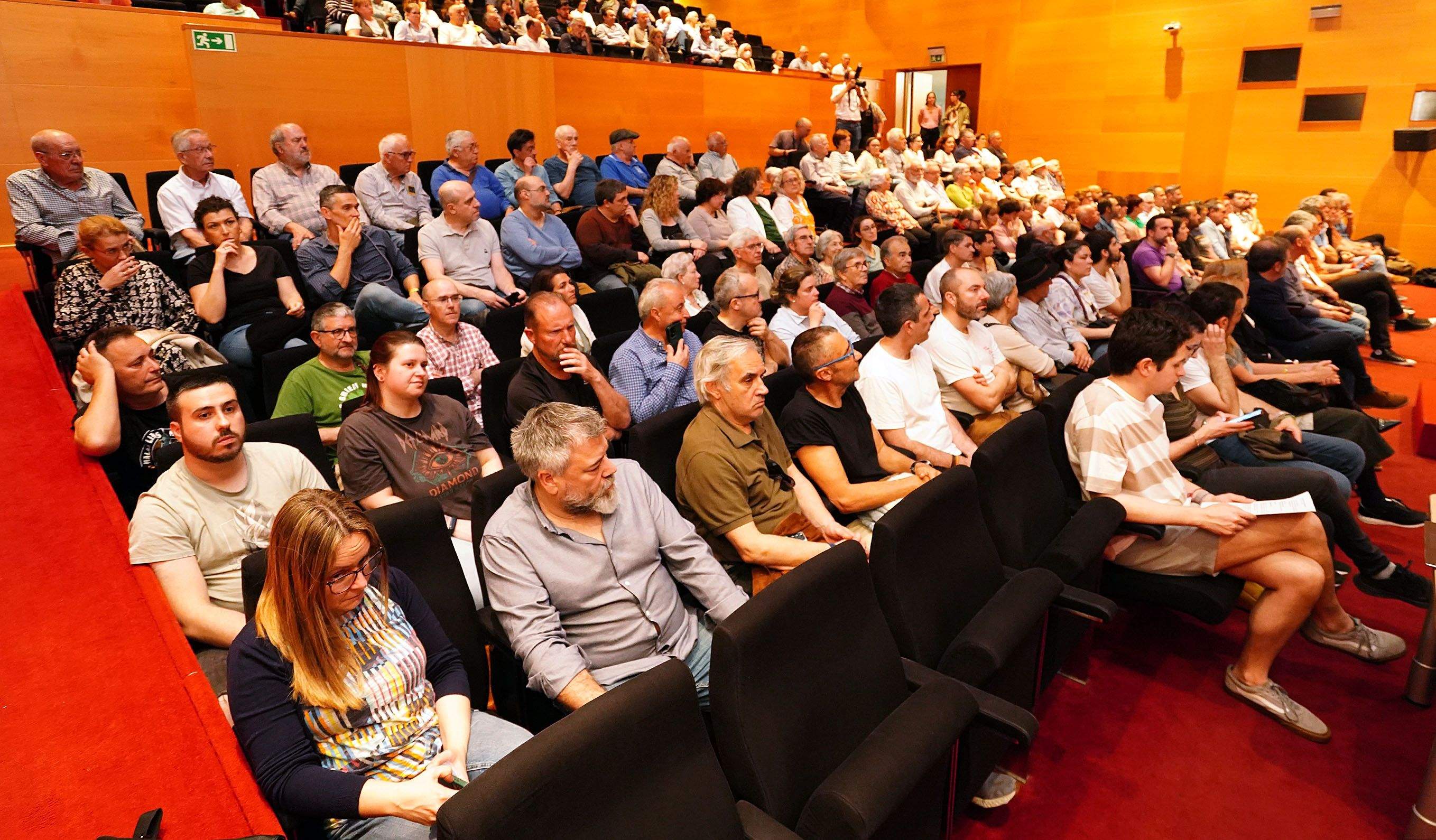 Acto do BNG: Que esconden tras o aumento do gasto militar? Acto do BNG: Que esconden tras o aumento do gasto militar?