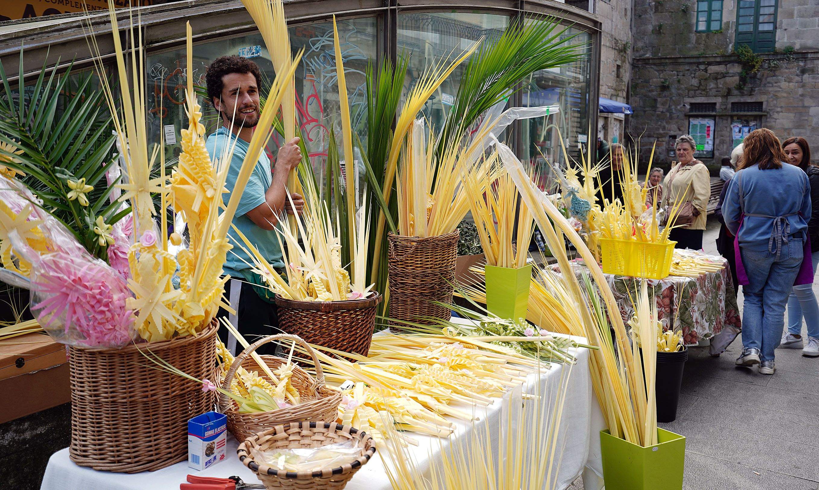 Puestos de venta de palmas frente al Mercado Puestos de venta de palmas frente al Mercado