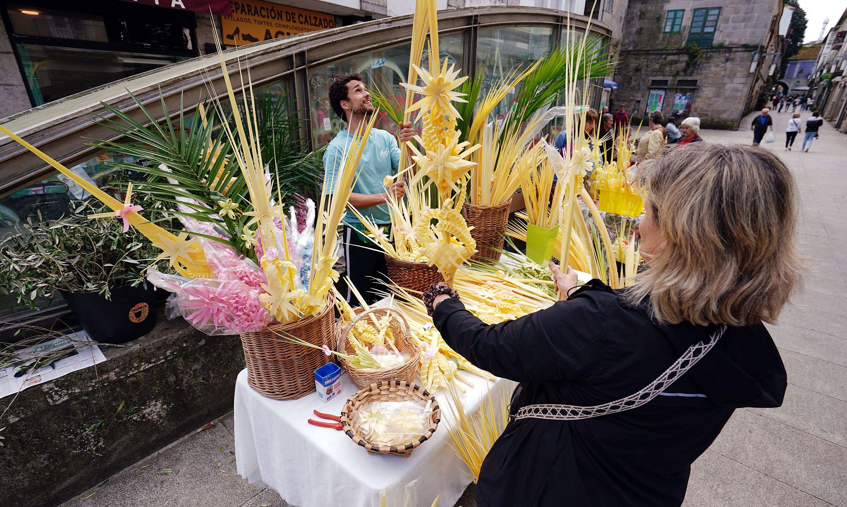 Puestos de venta de palmas frente al Mercado Puestos de venta de palmas frente al Mercado