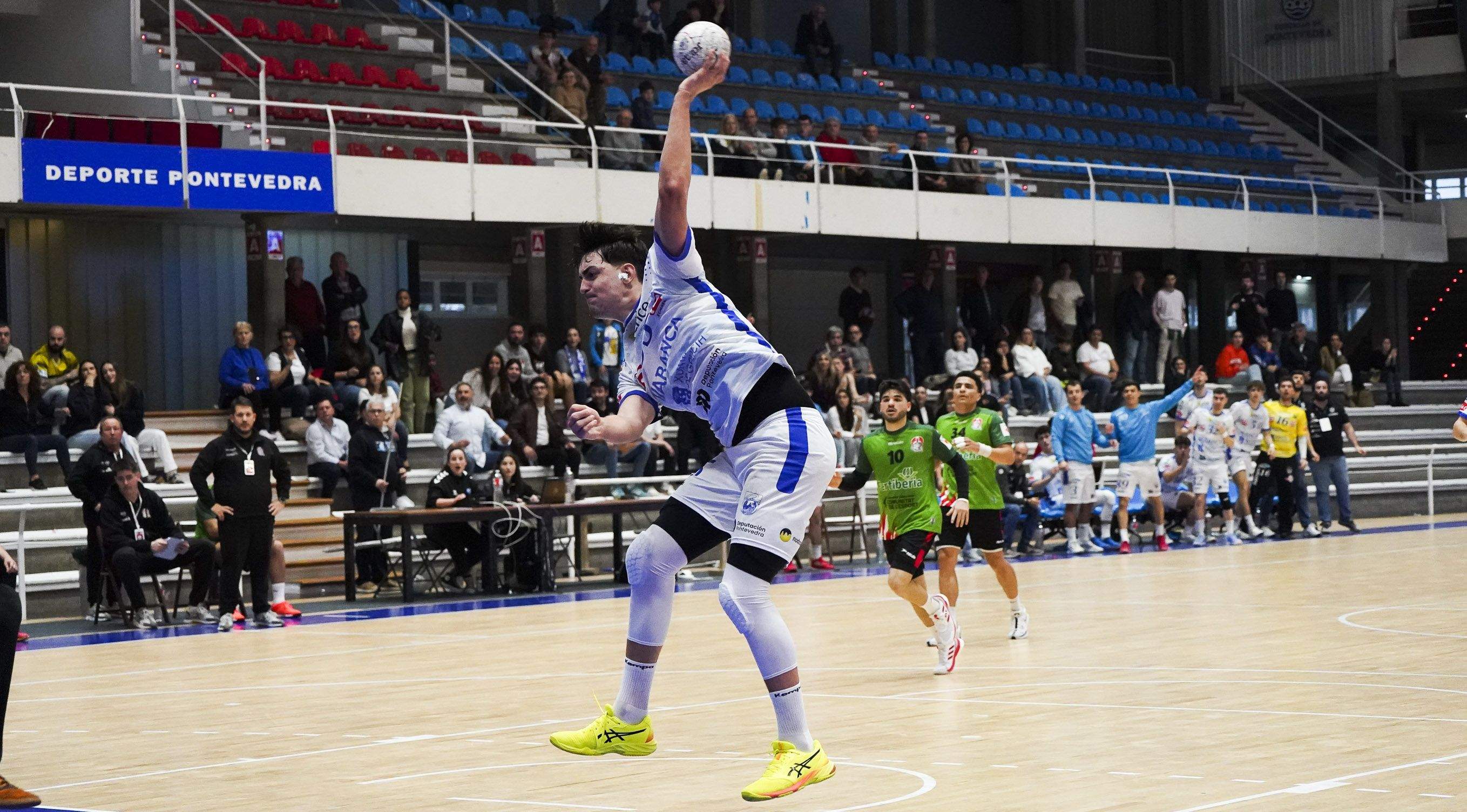 Partido entre Cisne e Puerto Sagunto no Municipal Partido entre Cisne e Puerto Sagunto no Municipal