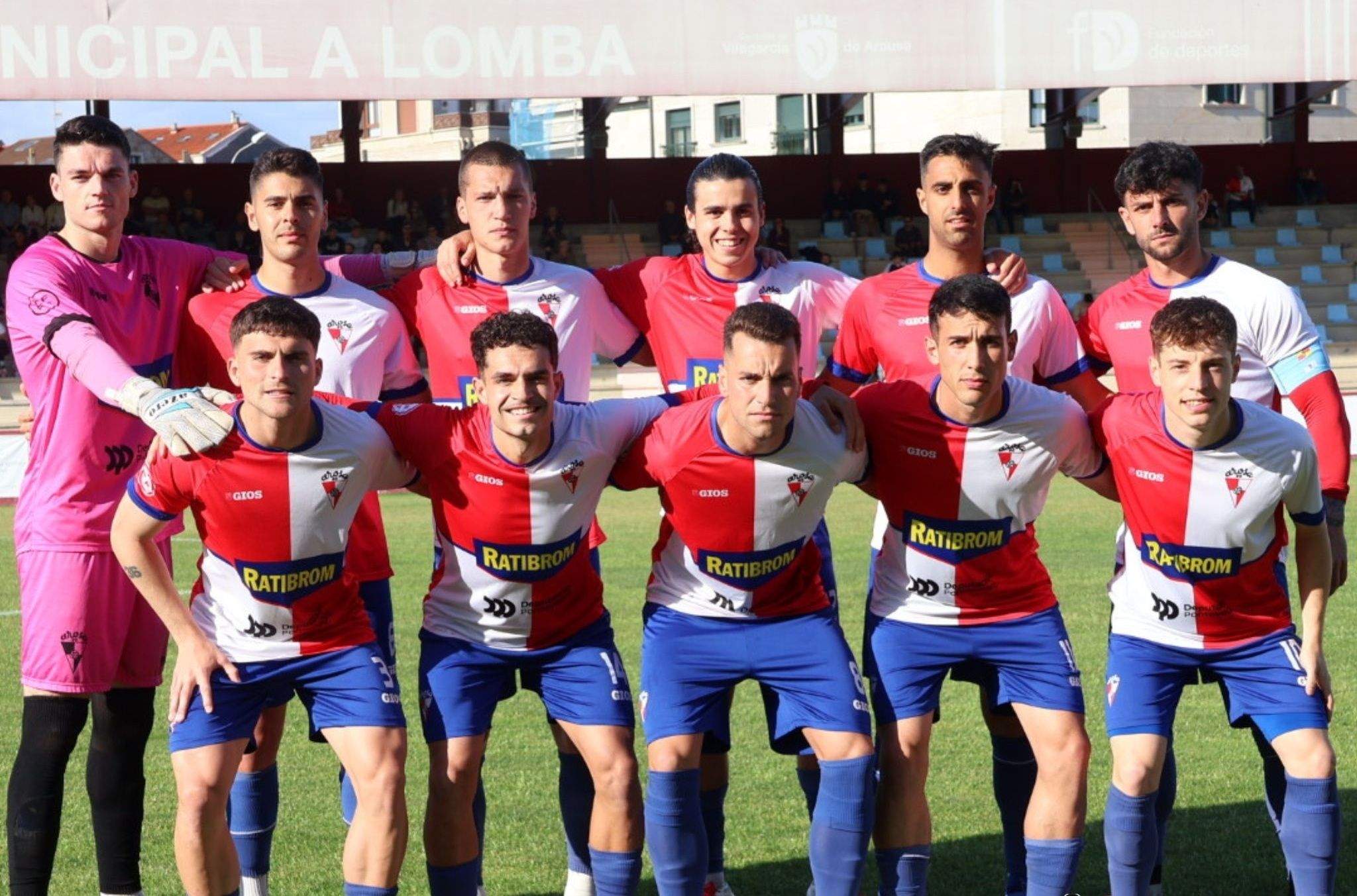 Equipo inicial do Arosa SC no partido ante o Somozas