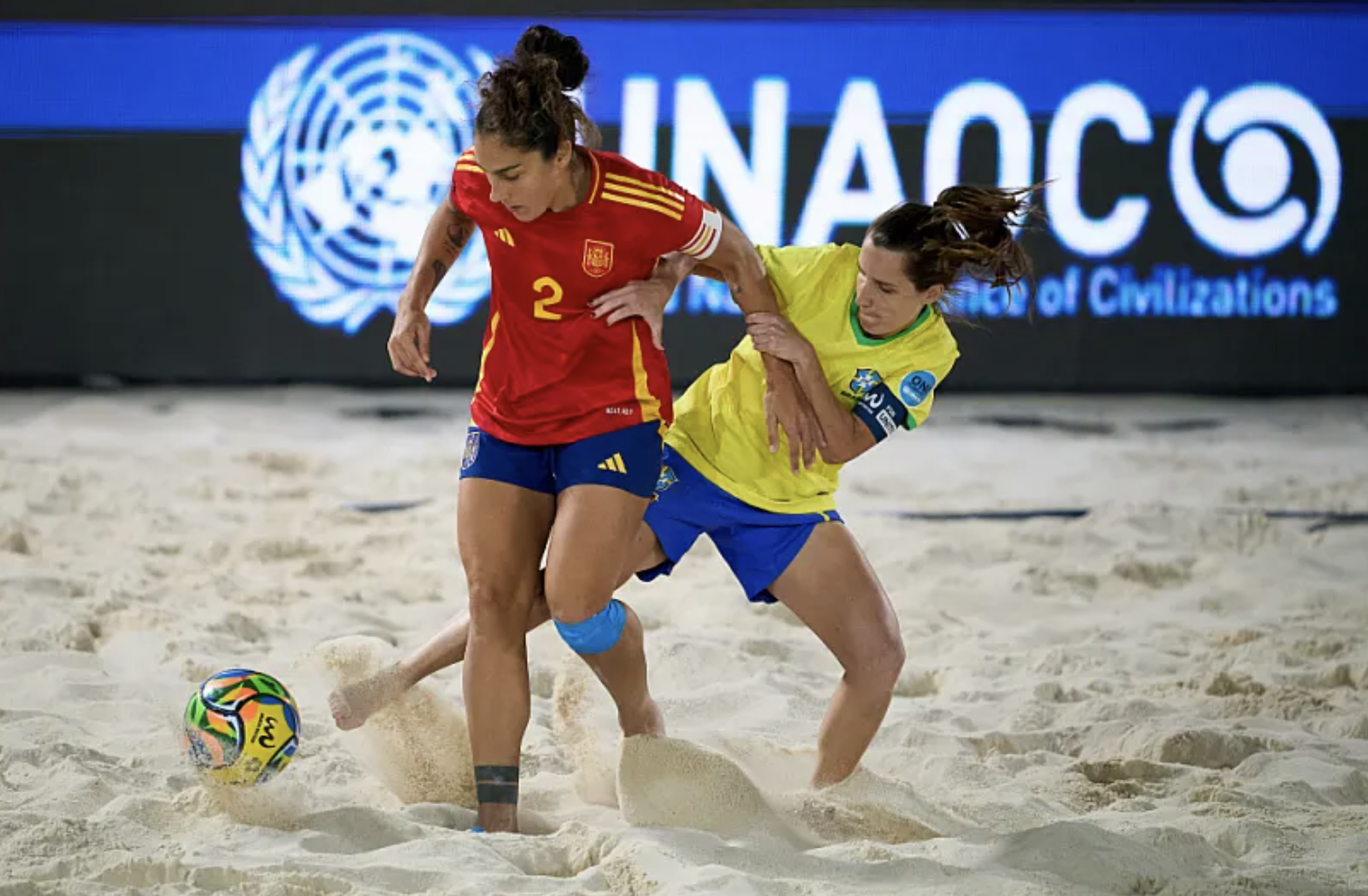 Andrea Mirón en un partido de la Selección Española de Fútbol Playa