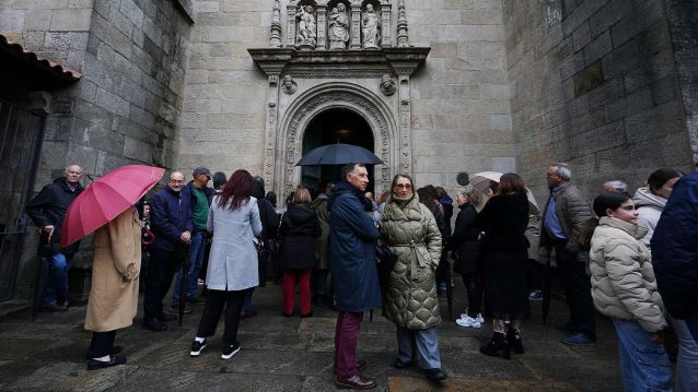 Numerosas personas se acercaron hasta la Basílica de Santa María este Jueves Santo Numerosas personas se acercaron hasta la Basílica de Santa María este Jueves Santo