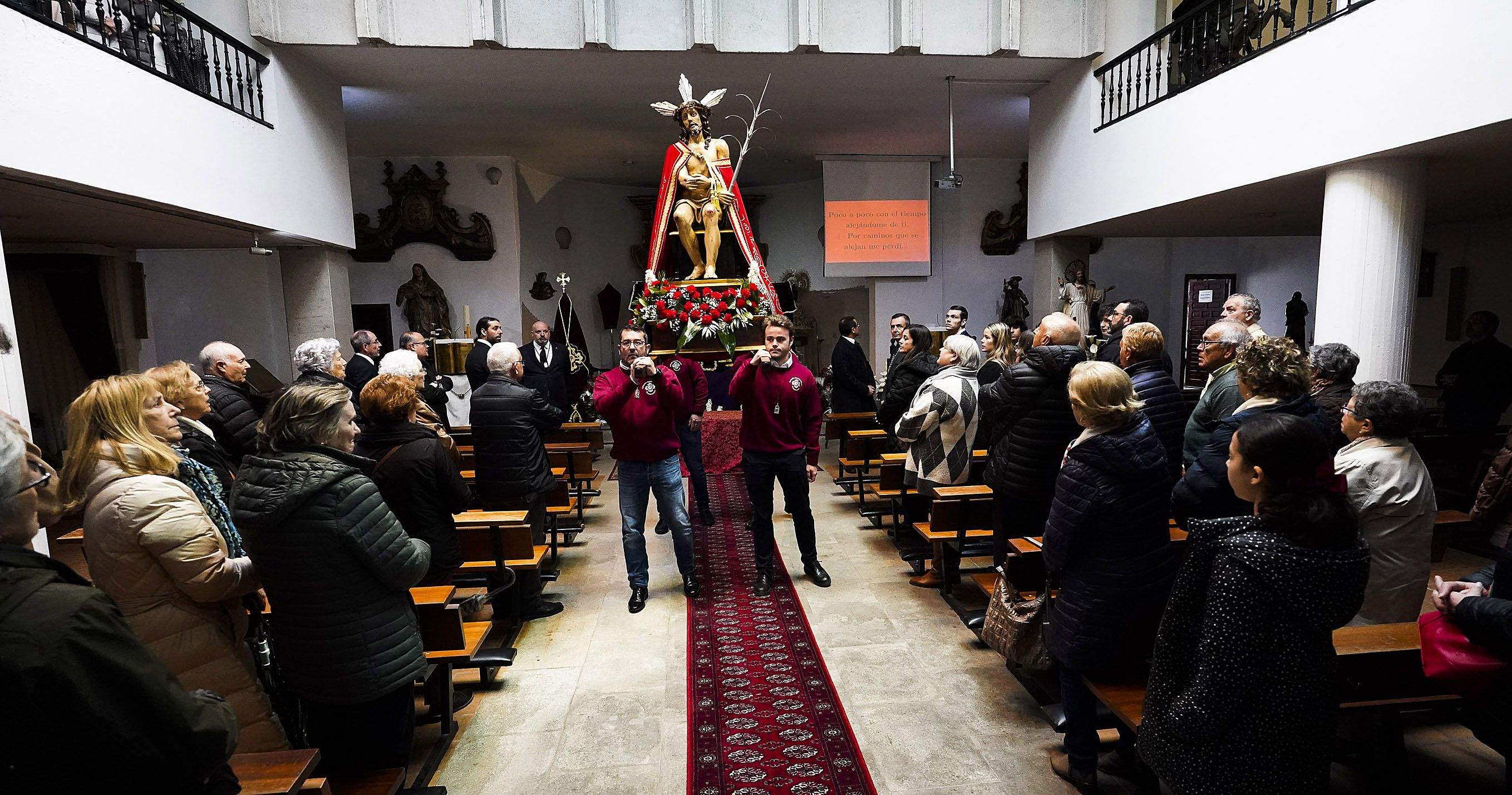 Misa de Sábado Santo na igrexa do Burgo