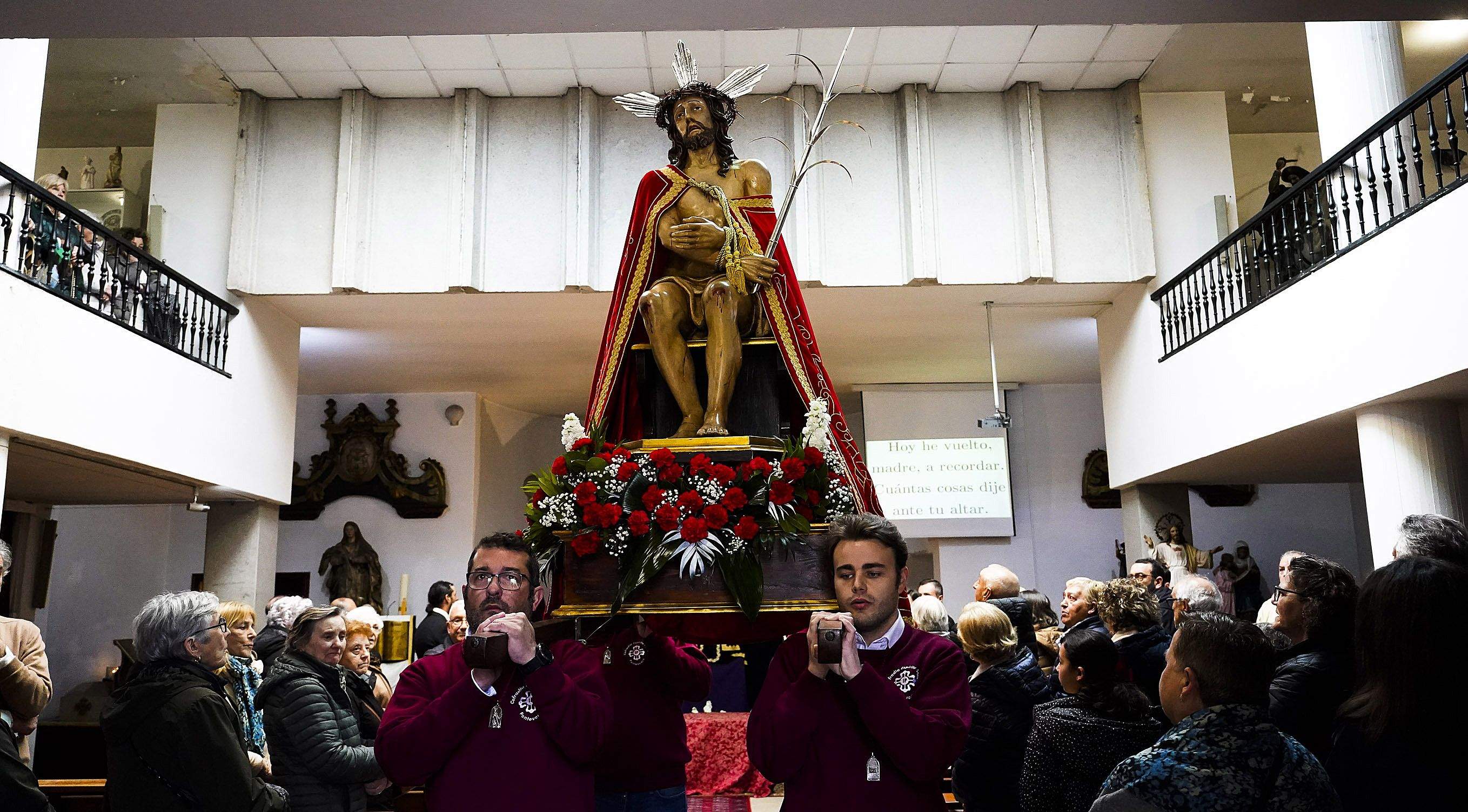 Misa de Sábado Santo na igrexa do Burgo