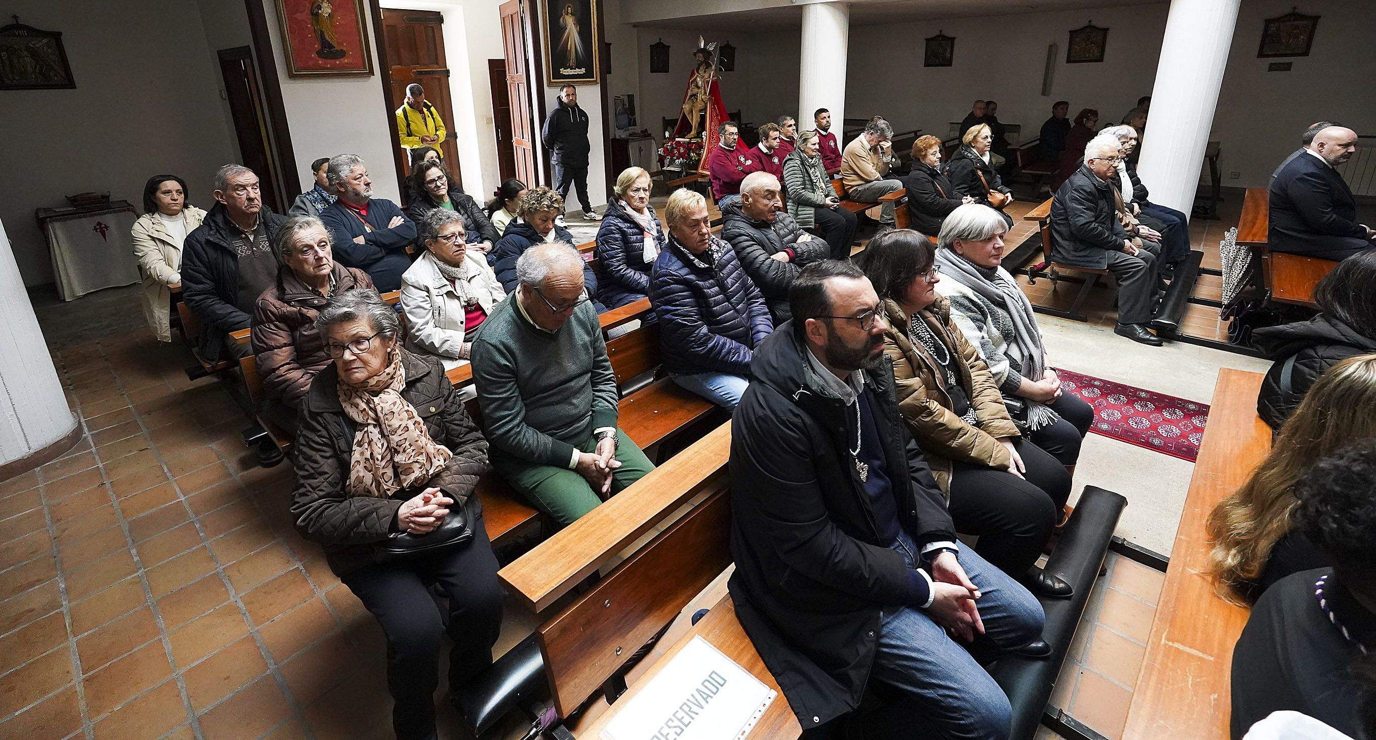 Misa de Sábado Santo na igrexa do Burgo
