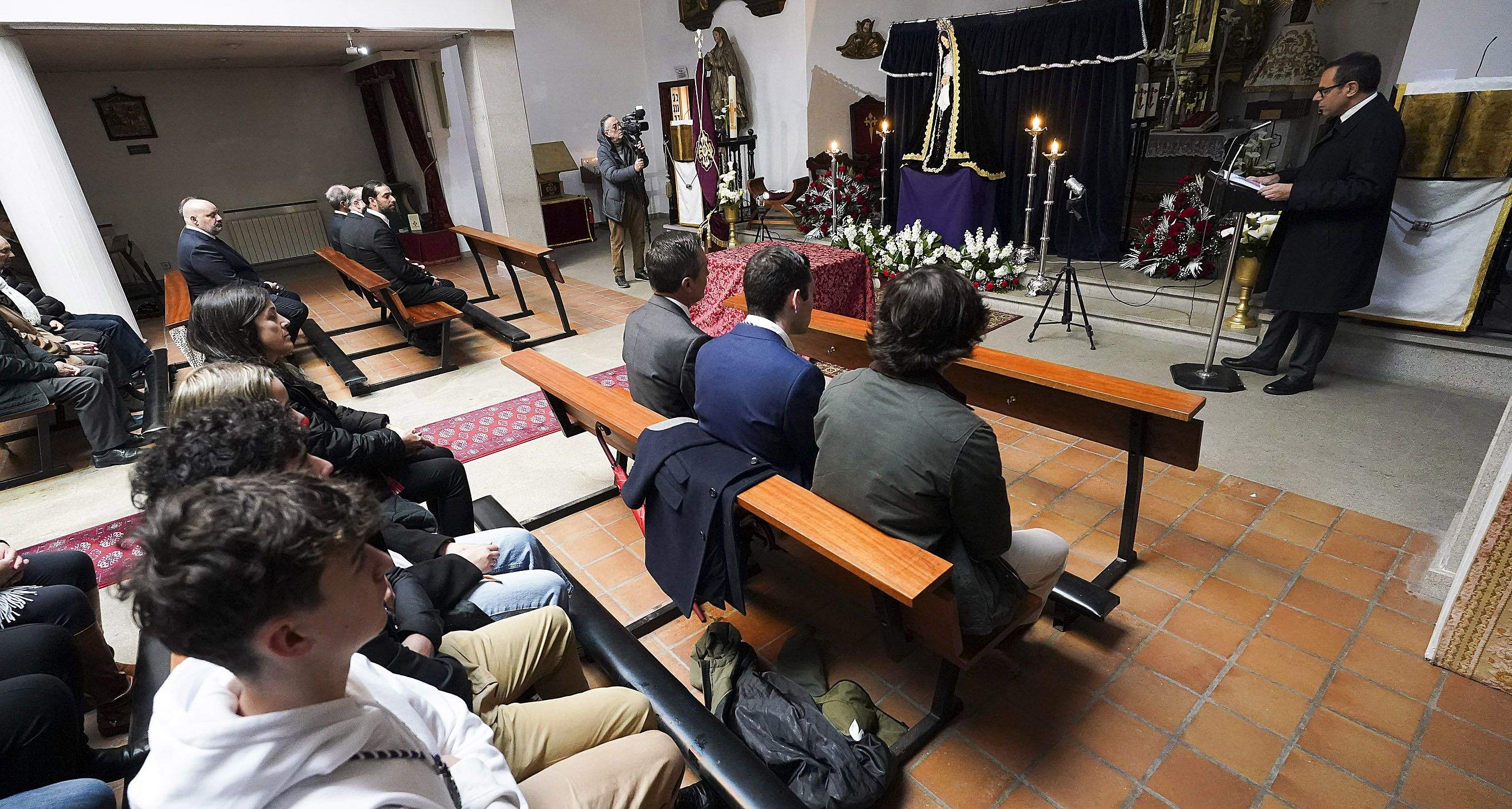 Misa de Sábado Santo na igrexa do Burgo