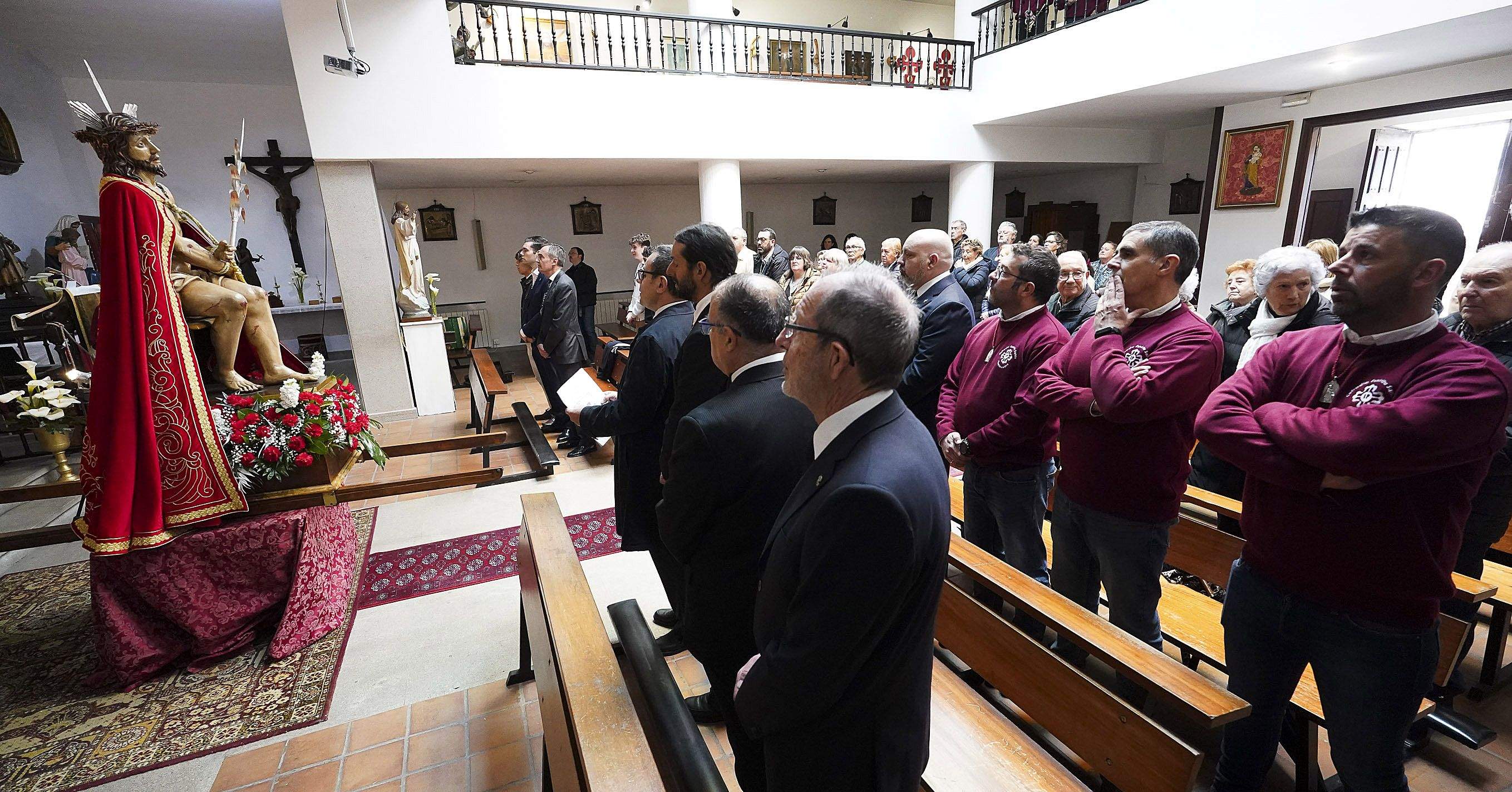 Misa de Sábado Santo na igrexa do Burgo