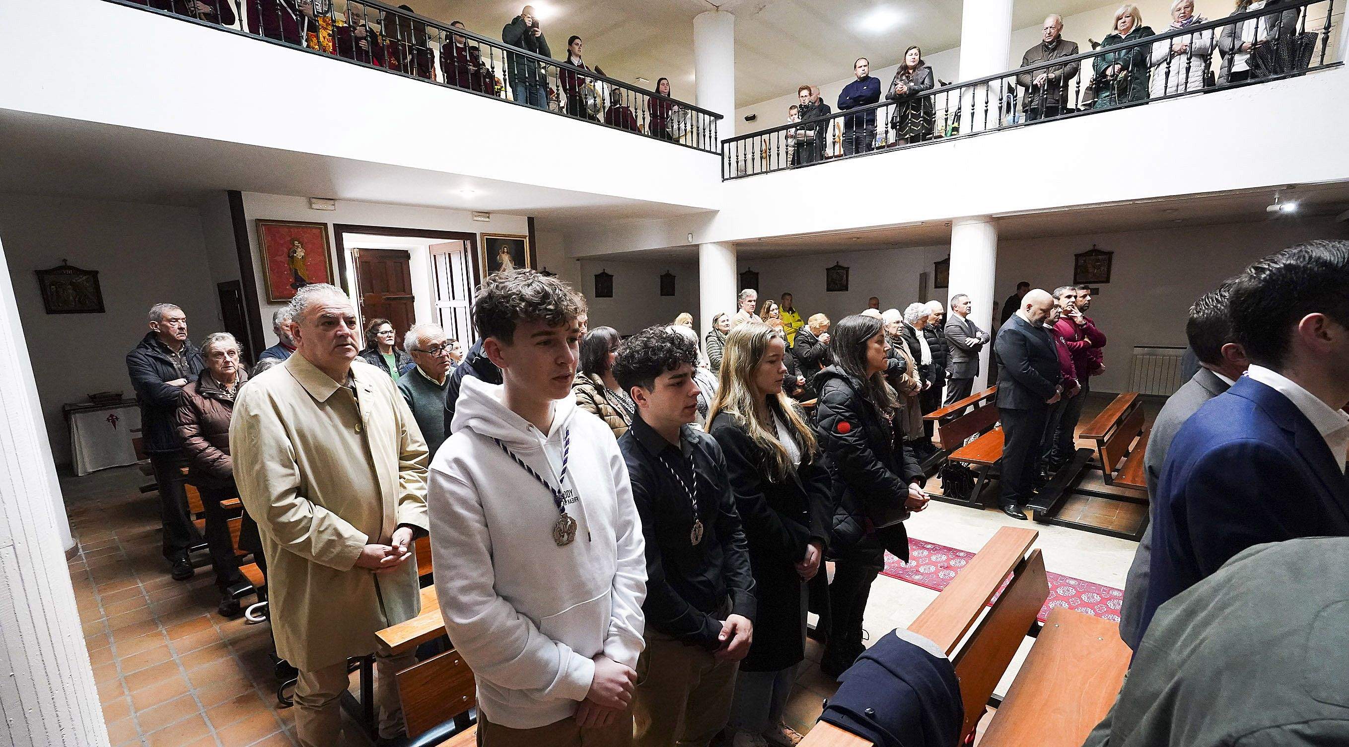 Misa de Sábado Santo na igrexa do Burgo
