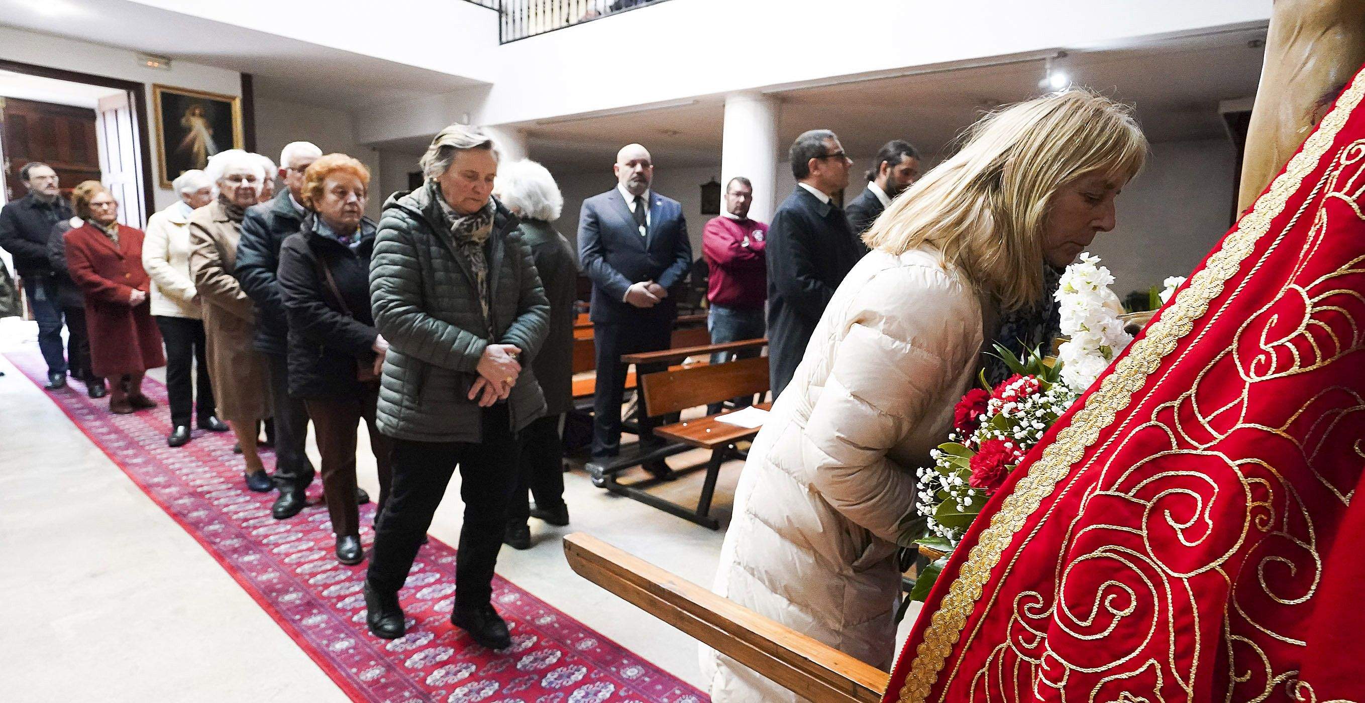 Misa de Sábado Santo na igrexa do Burgo