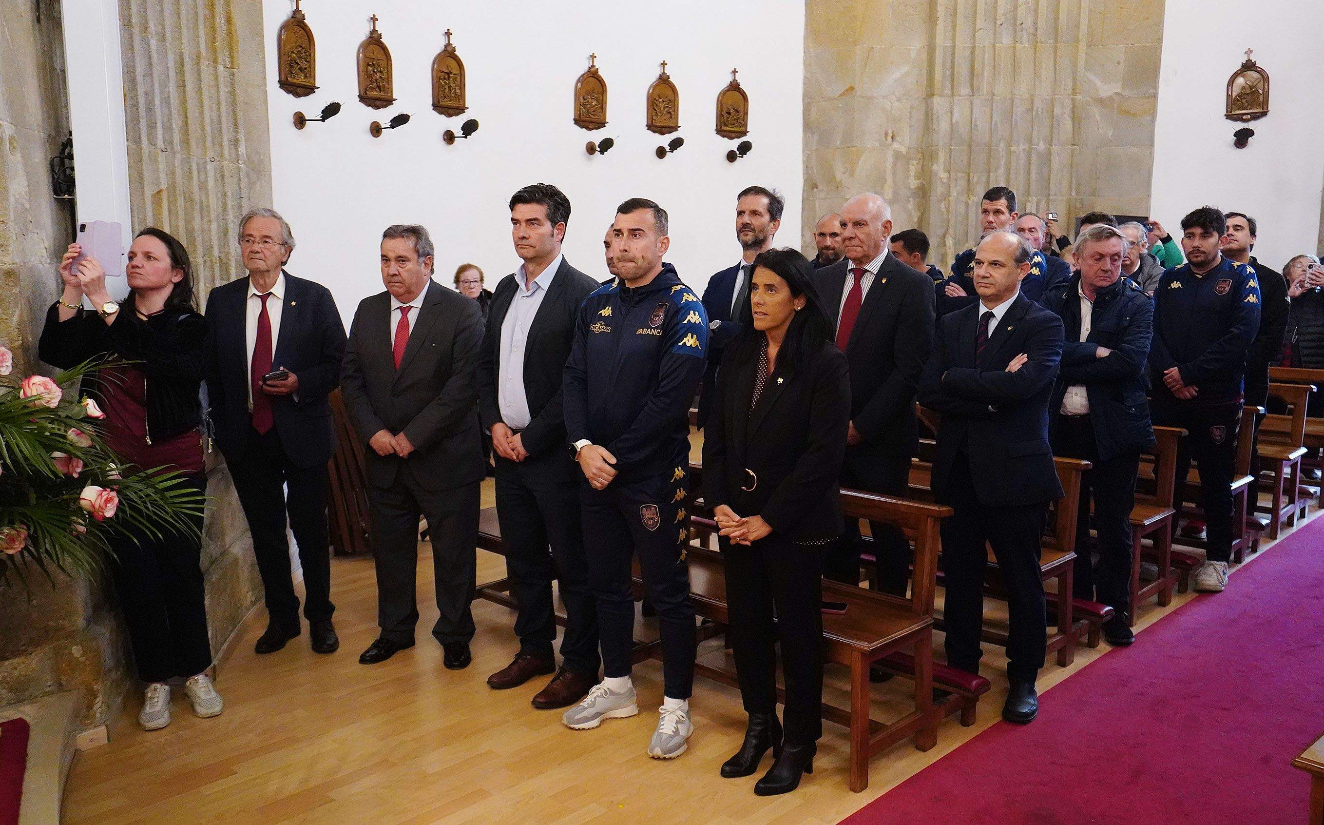 Ofrenda floral del Pontevedra CF a la Virgen Peregrina Ofrenda floral del Pontevedra CF a la Virgen Peregrina