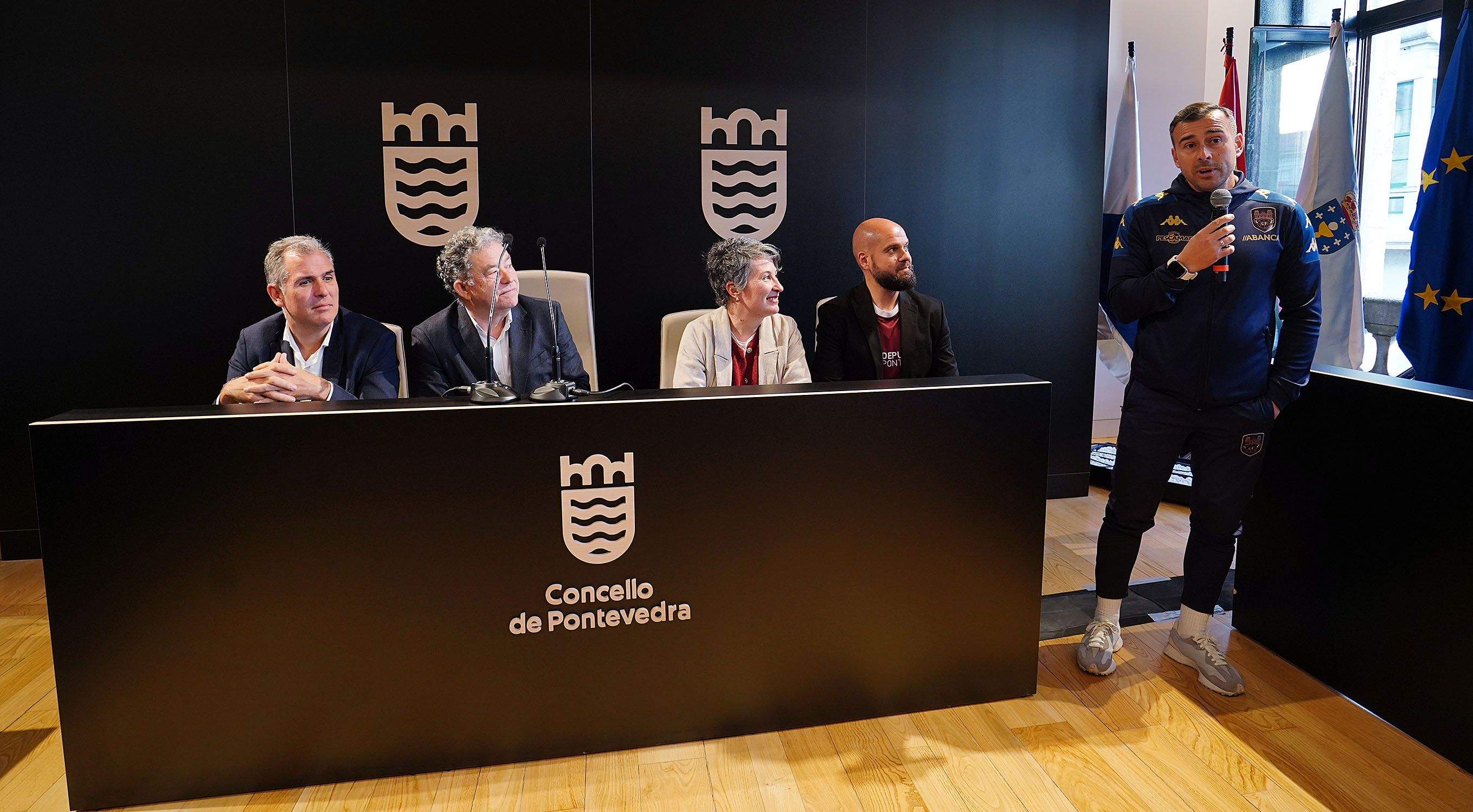 Recepción al Pontevedra CF en la Casa Consistorial Recepción al Pontevedra CF en la Casa Consistorial