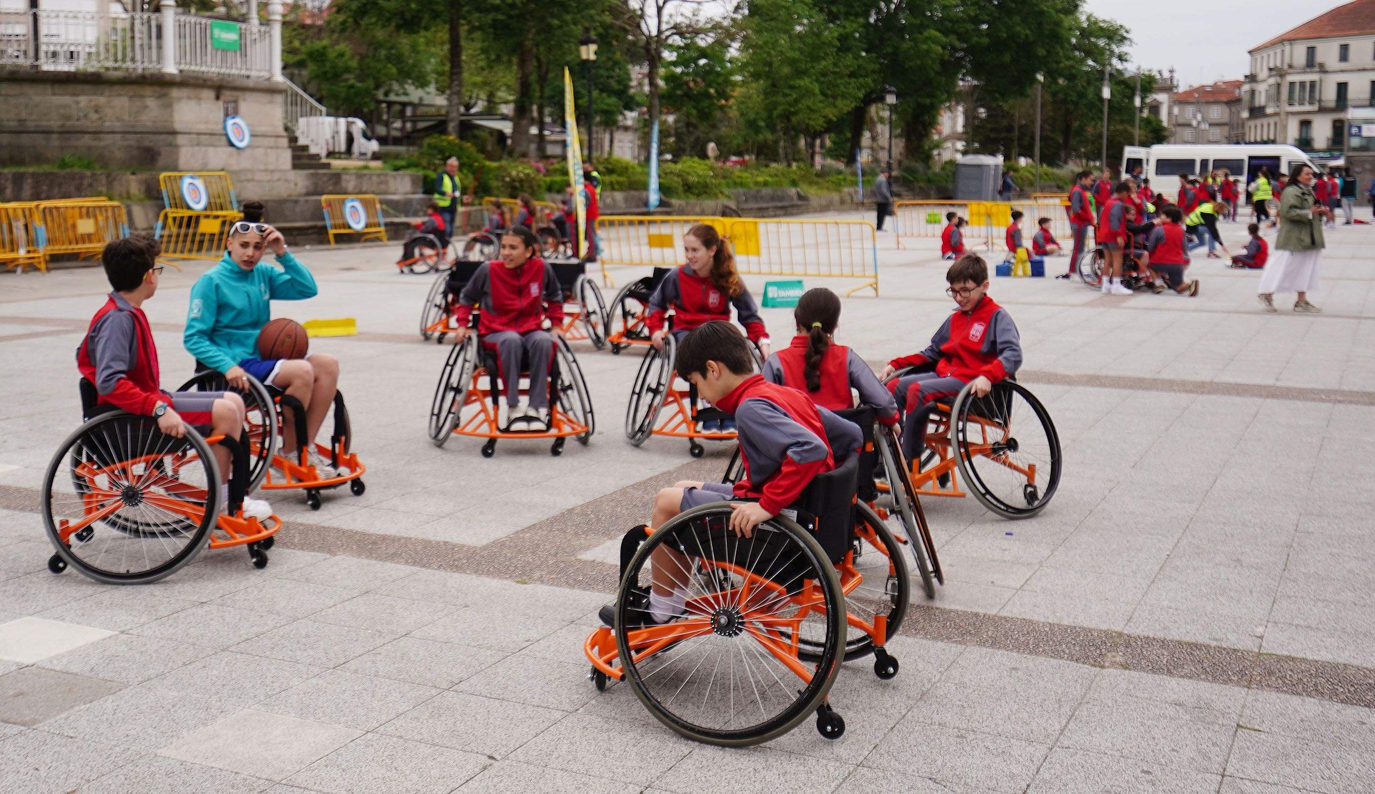 VI Xornada Multideportiva Adaptada na Avenida Montero Ríos VI Xornada Multideportiva Adaptada na Avenida Montero Ríos