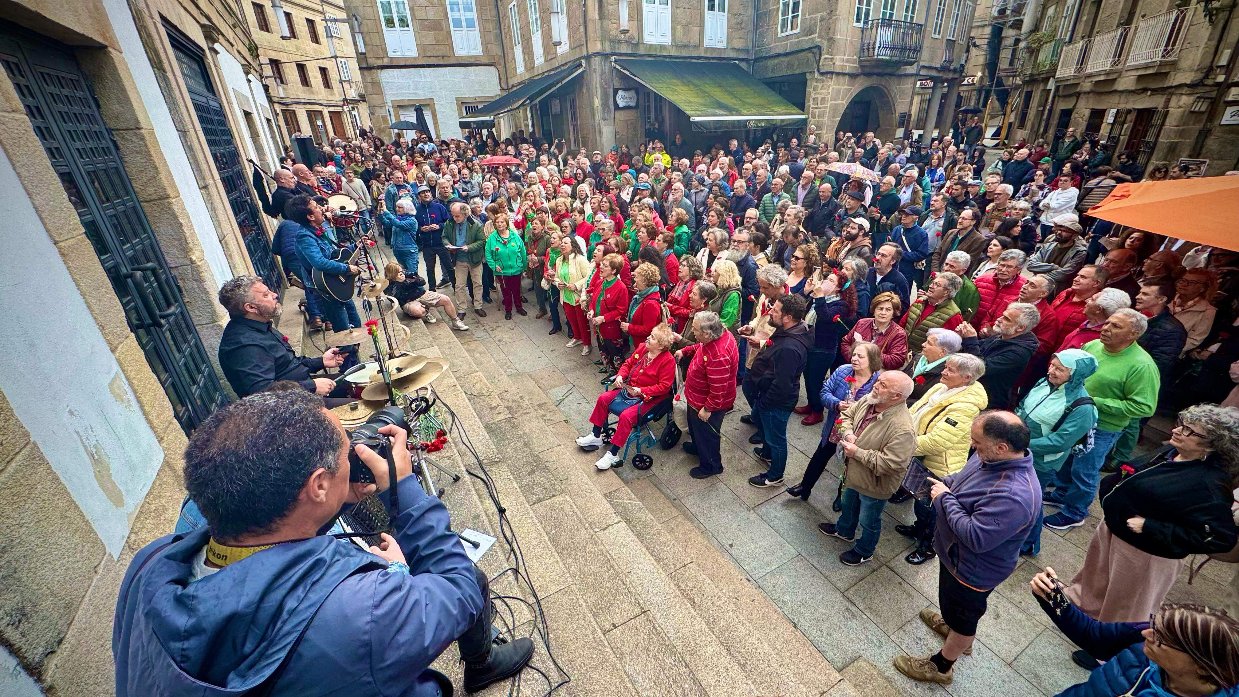 Cantata comunal e pública do 'Grândola, Vila Morena'.
