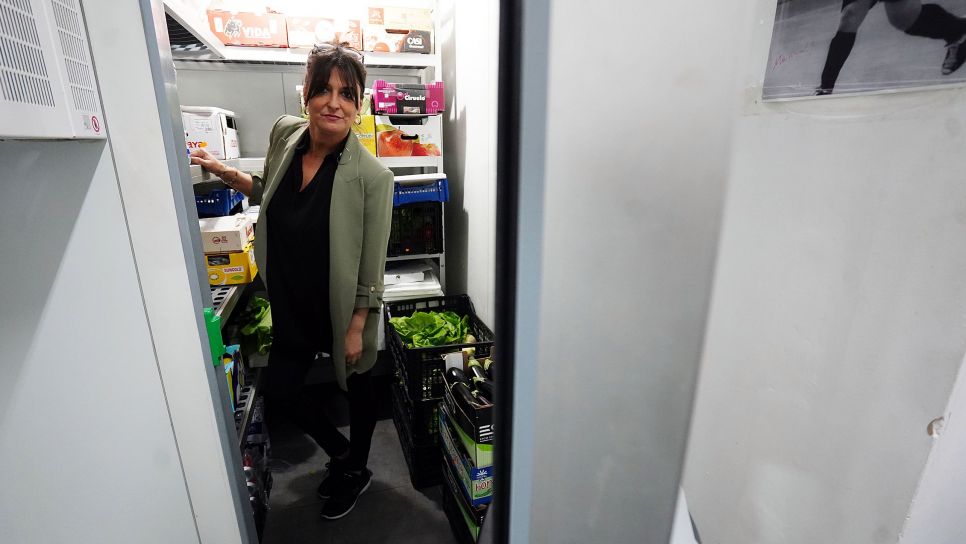 Aleixa Sanmartín, na cámara da súa froitaría xa recuperada a normalidade Aleixa Sanmartín, na cámara da súa froitaría xa recuperada a normalidade