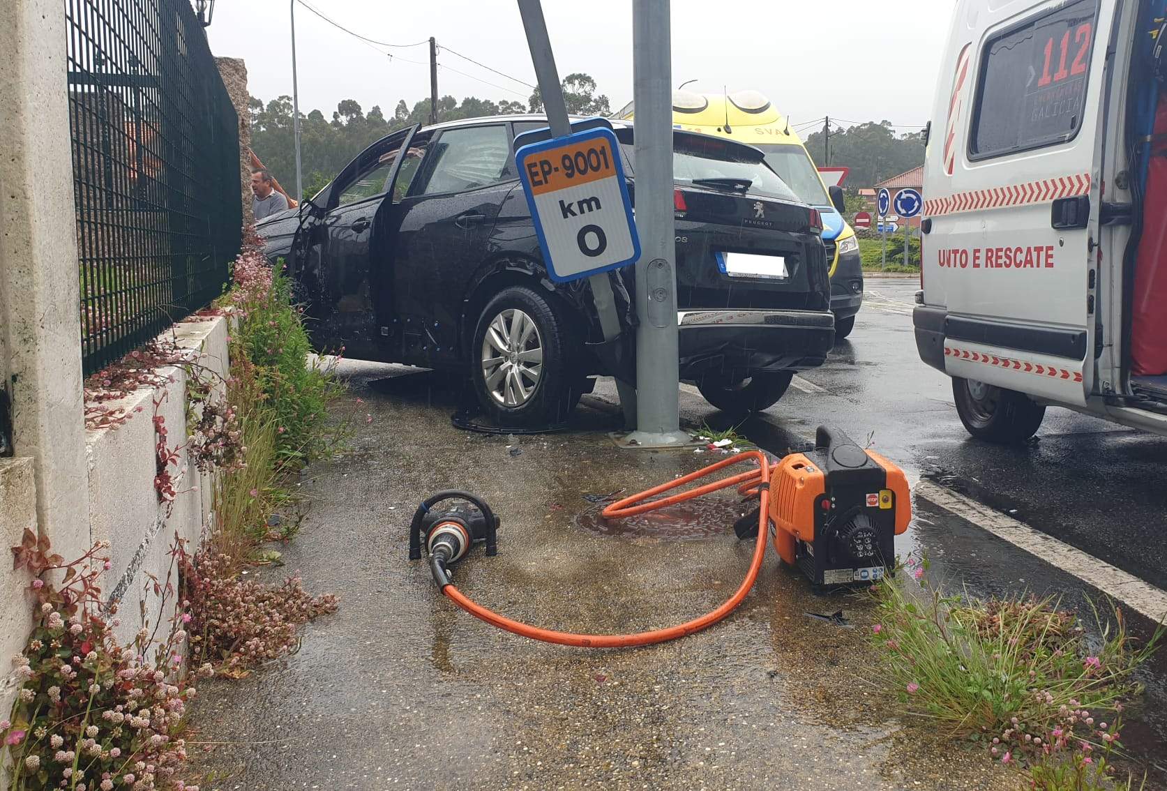 Accidente de tráfico na estrada EP 9001, en Castrelo