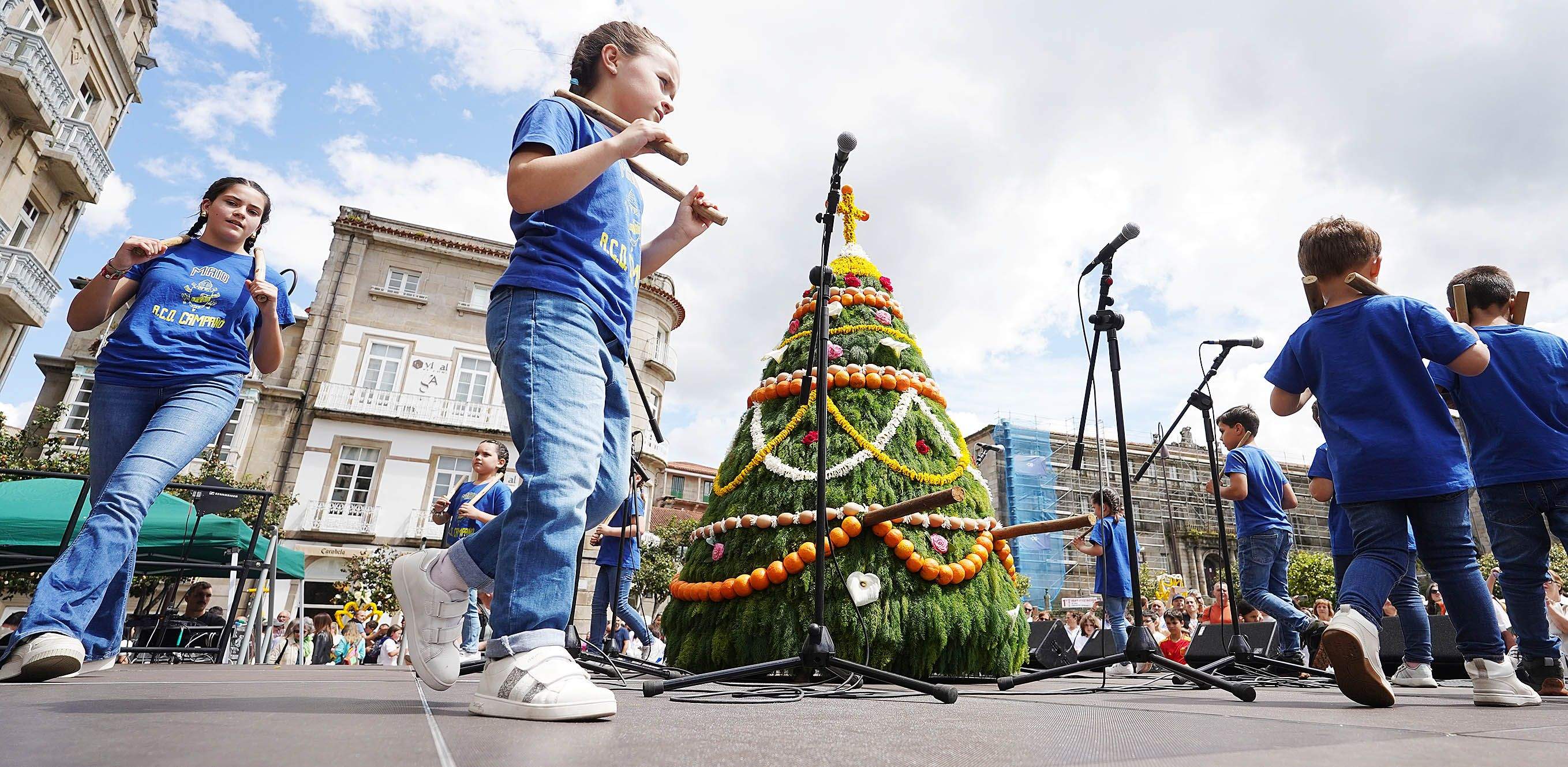 Festa dos Maios en Pontevedra 2025