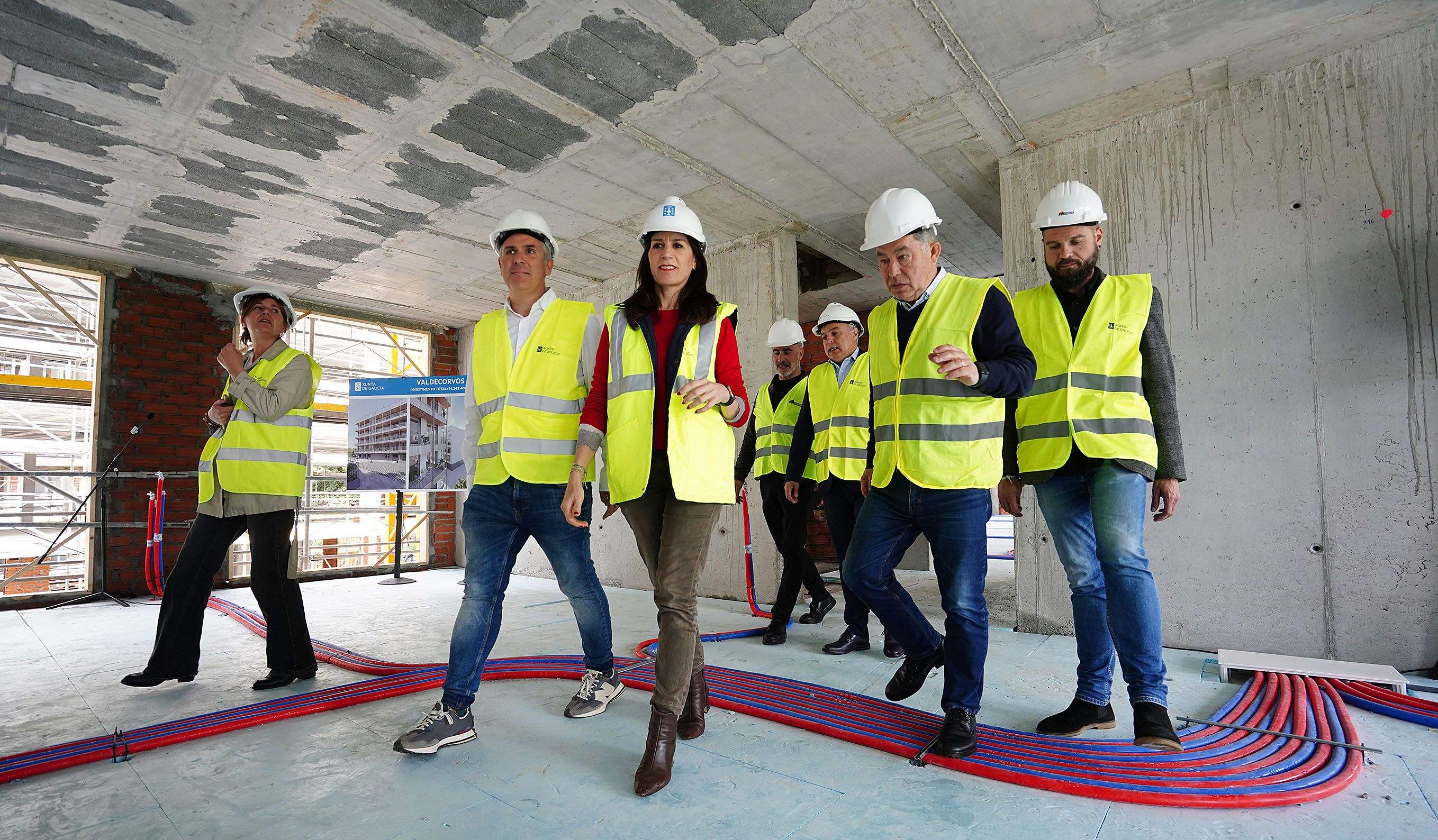 Visita de María Martínez Allegue ás vivendas públicas en construción en Valdecorvos Visita de María Martínez Allegue ás vivendas públicas en construción en Valdecorvos