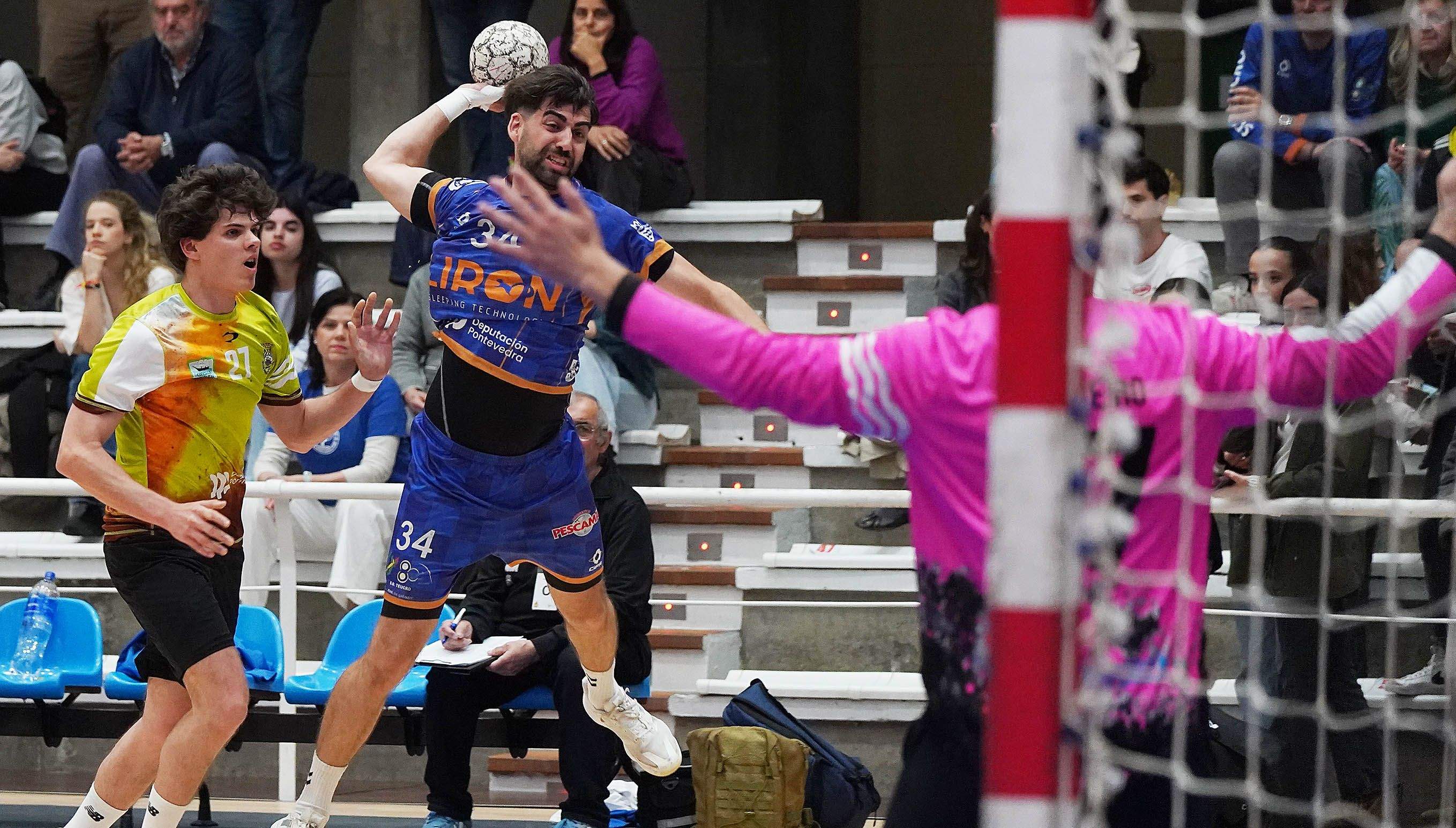 Gonçalo Areias, no partido de Primeira Nacional entre Teucro e Bueu