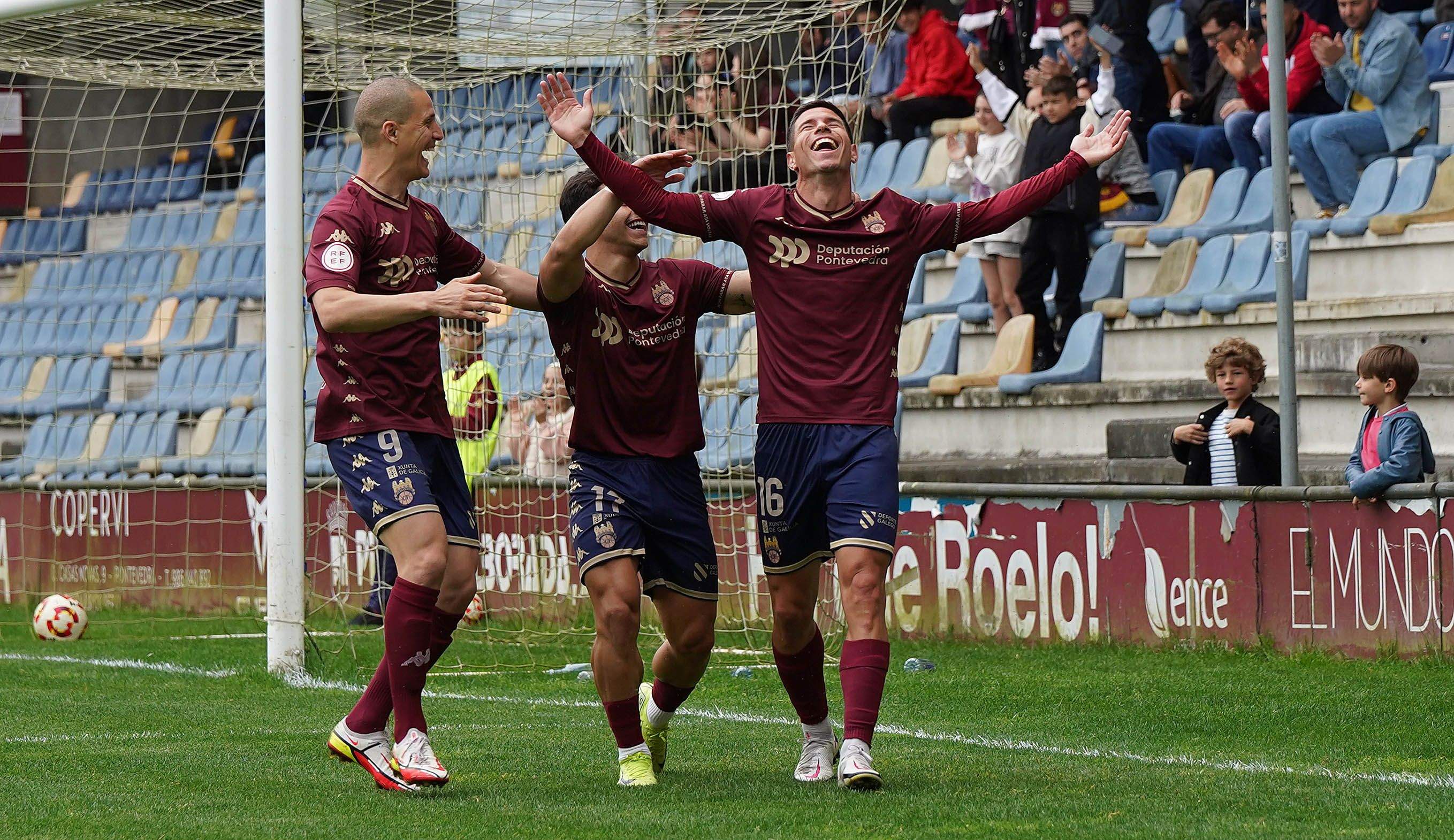 Partido Pontevedra CF - Real Ávila en Pasarón
