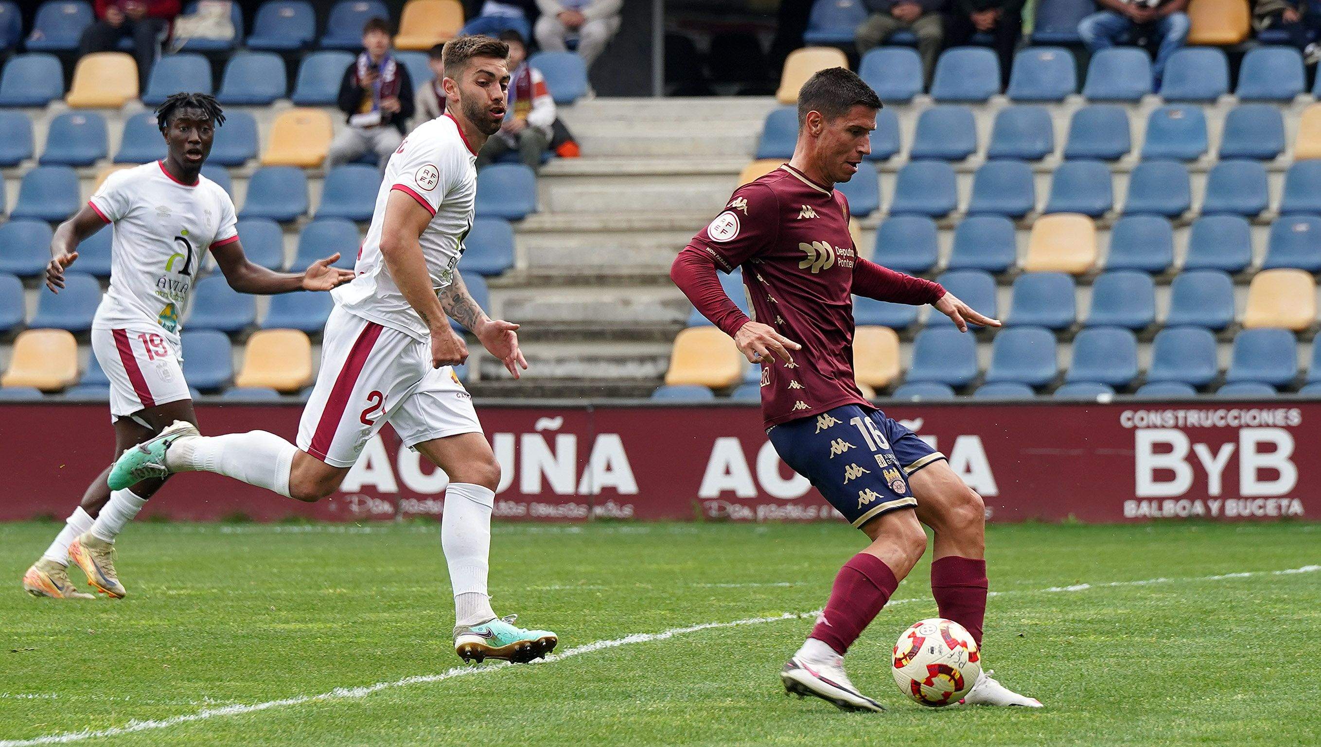 Partido Pontevedra CF - Real Ávila en Pasarón