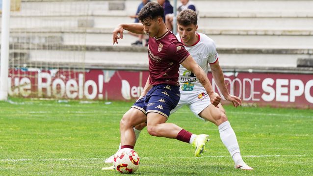 Xabi Domínguez, en el partido Pontevedra CF - Real Ávila en Pasarón