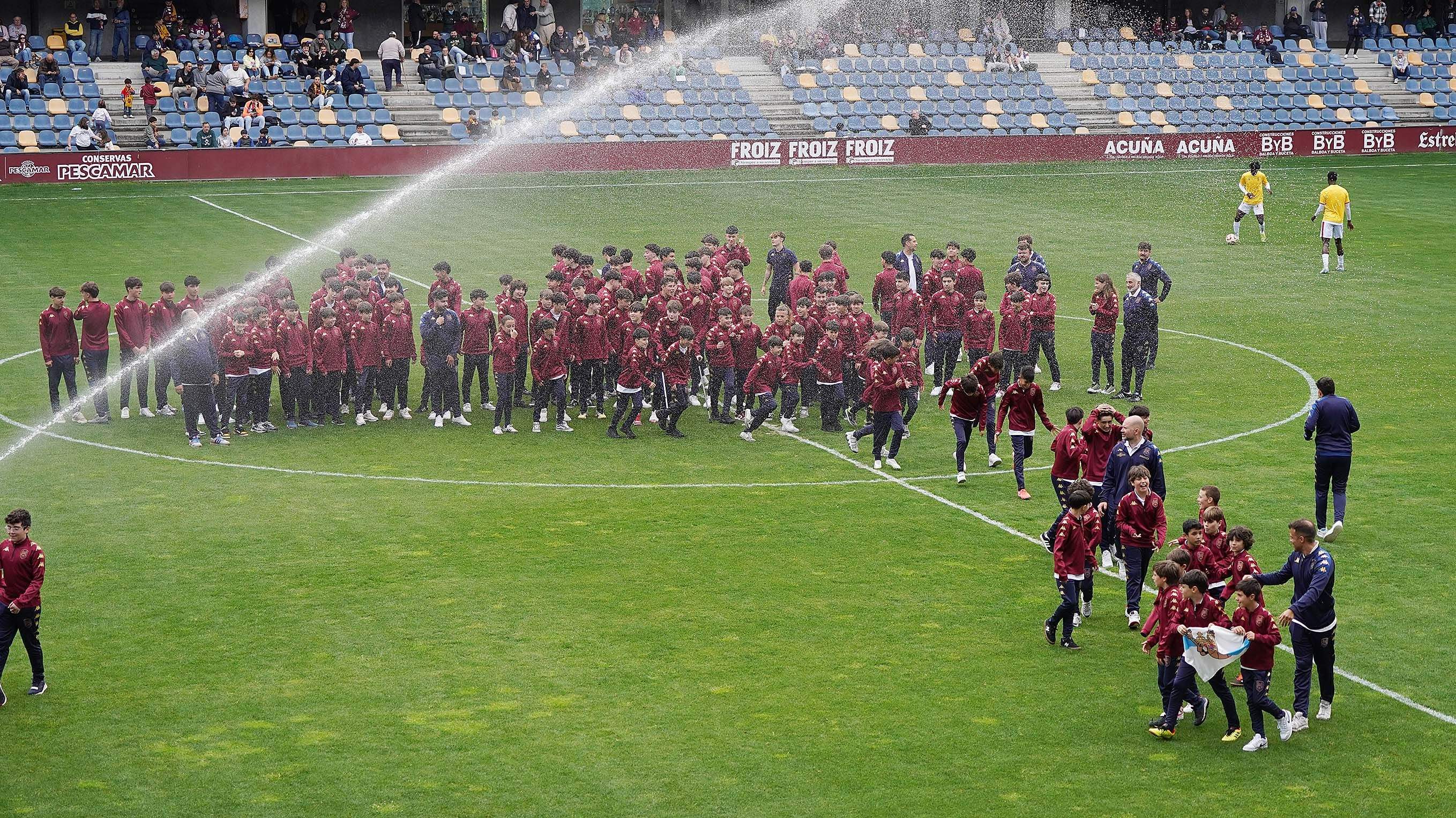 Partido Pontevedra CF - Real Ávila en Pasarón