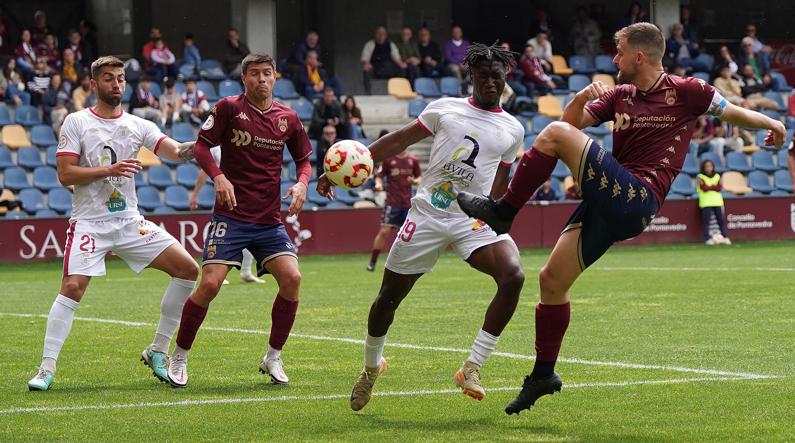 Partido Pontevedra CF - Real Ávila en Pasarón