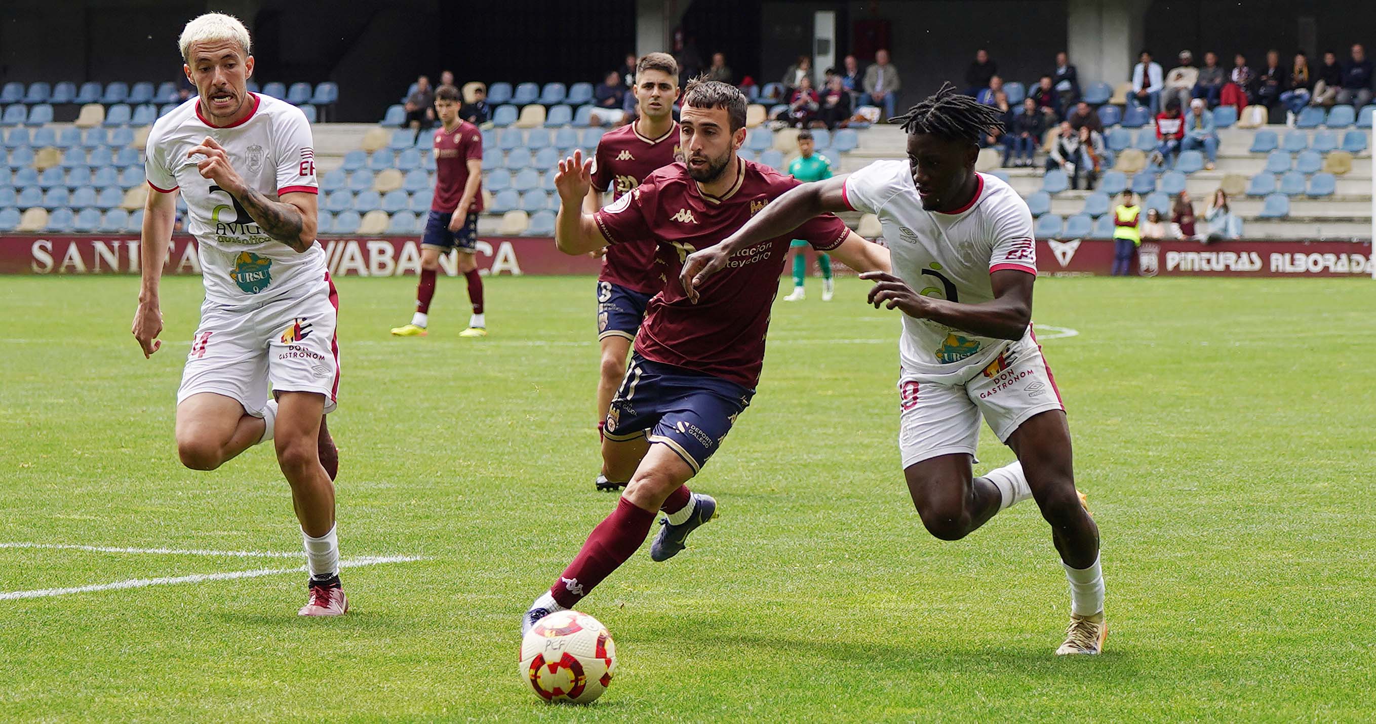 Partido Pontevedra CF - Real Ávila en Pasarón