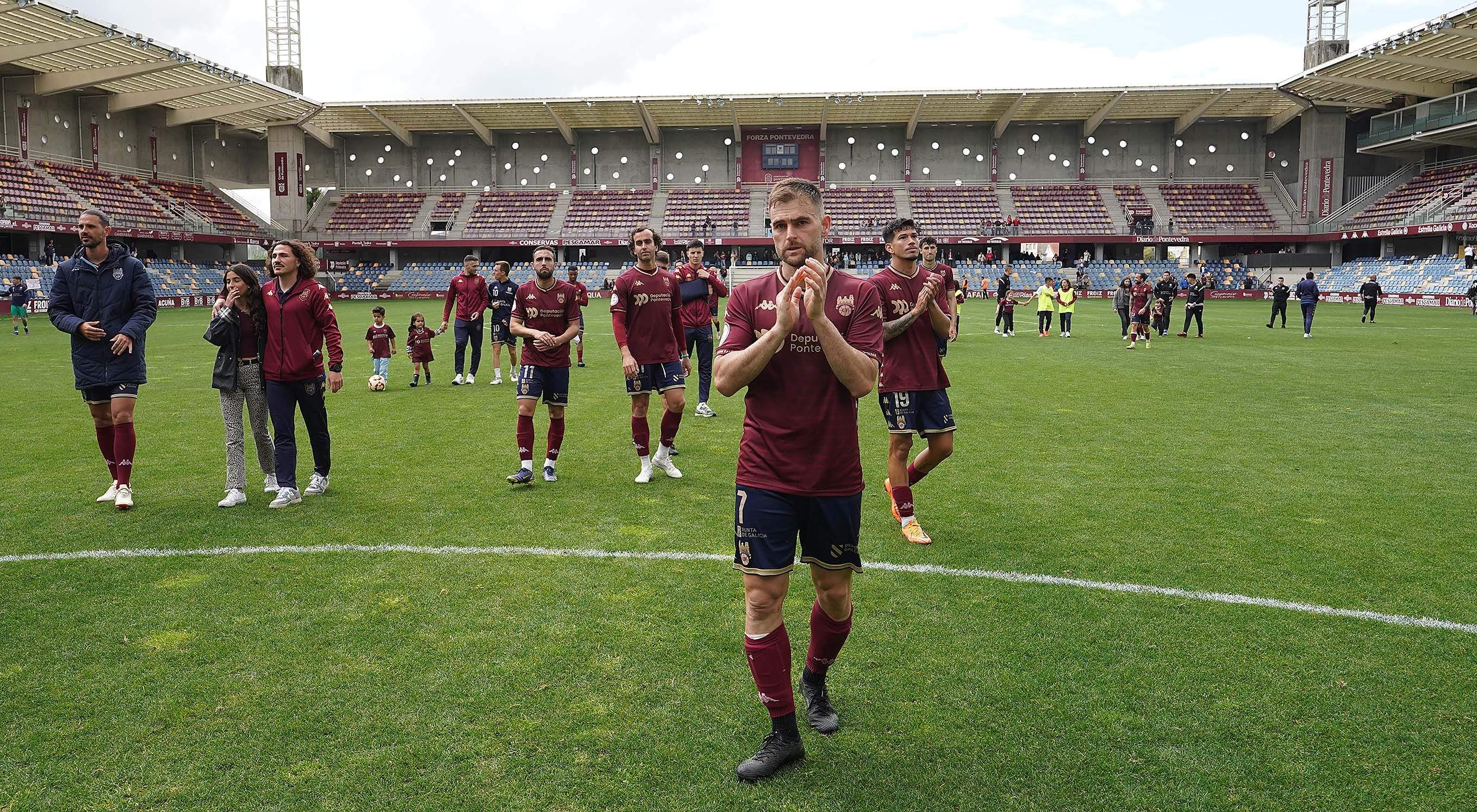 Partido Pontevedra CF - Real Ávila en Pasarón