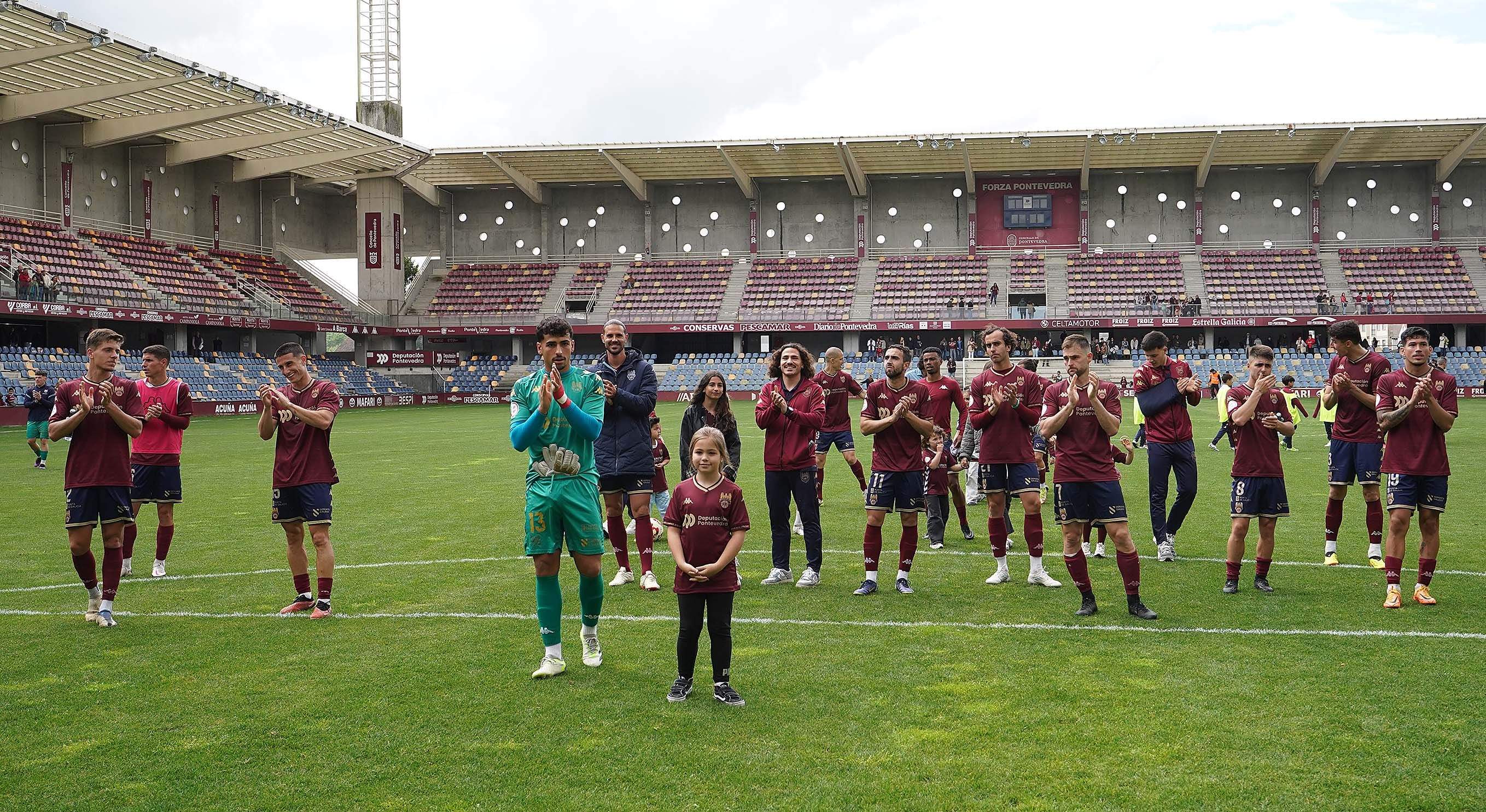 Partido Pontevedra CF - Real Ávila en Pasarón