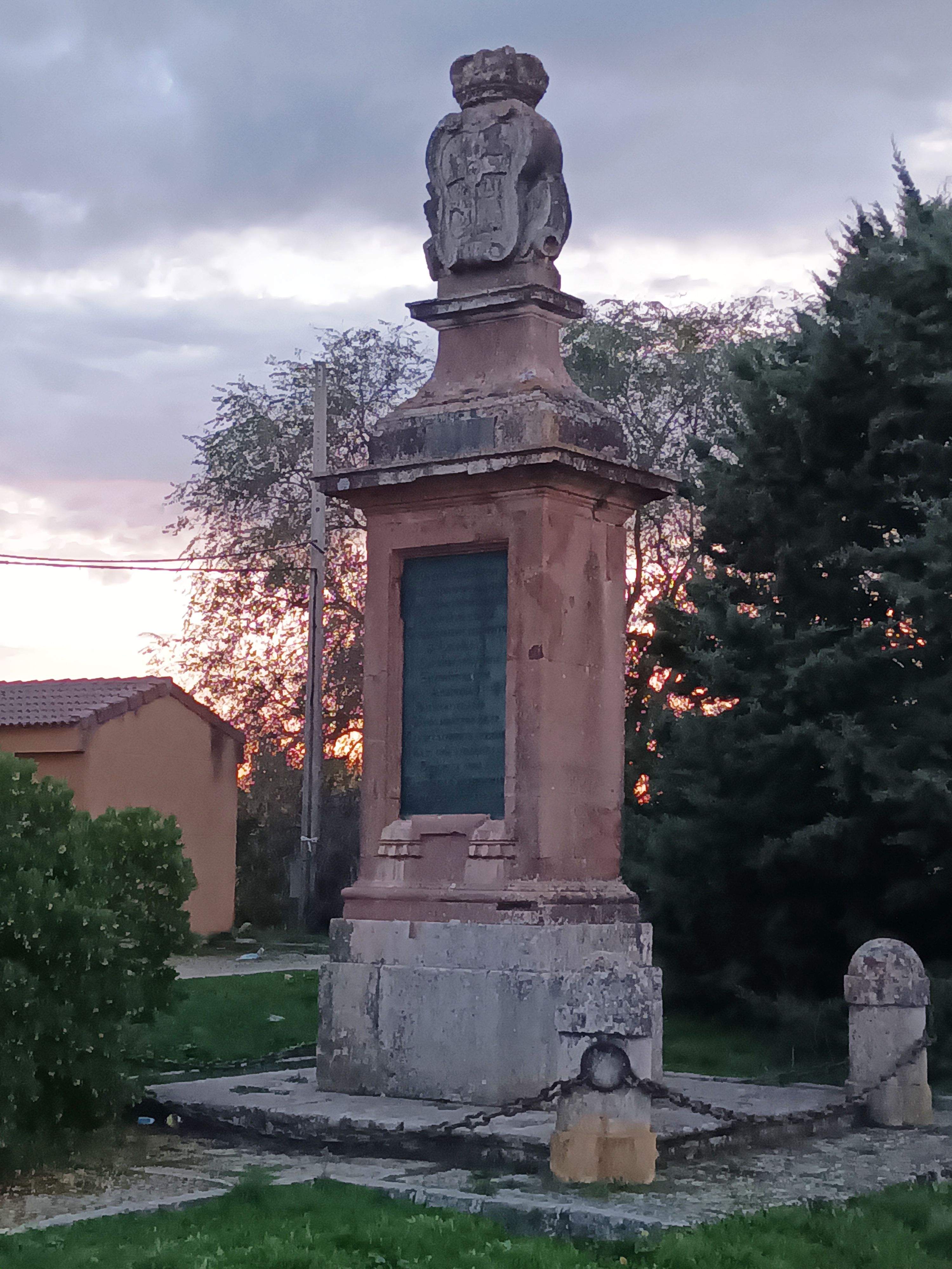 Calahorra de Ribas, monolito da chegada do canal no ano 1753