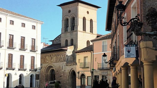 Carrión de los Condes, Praza Maior e Igrexa de Santiago