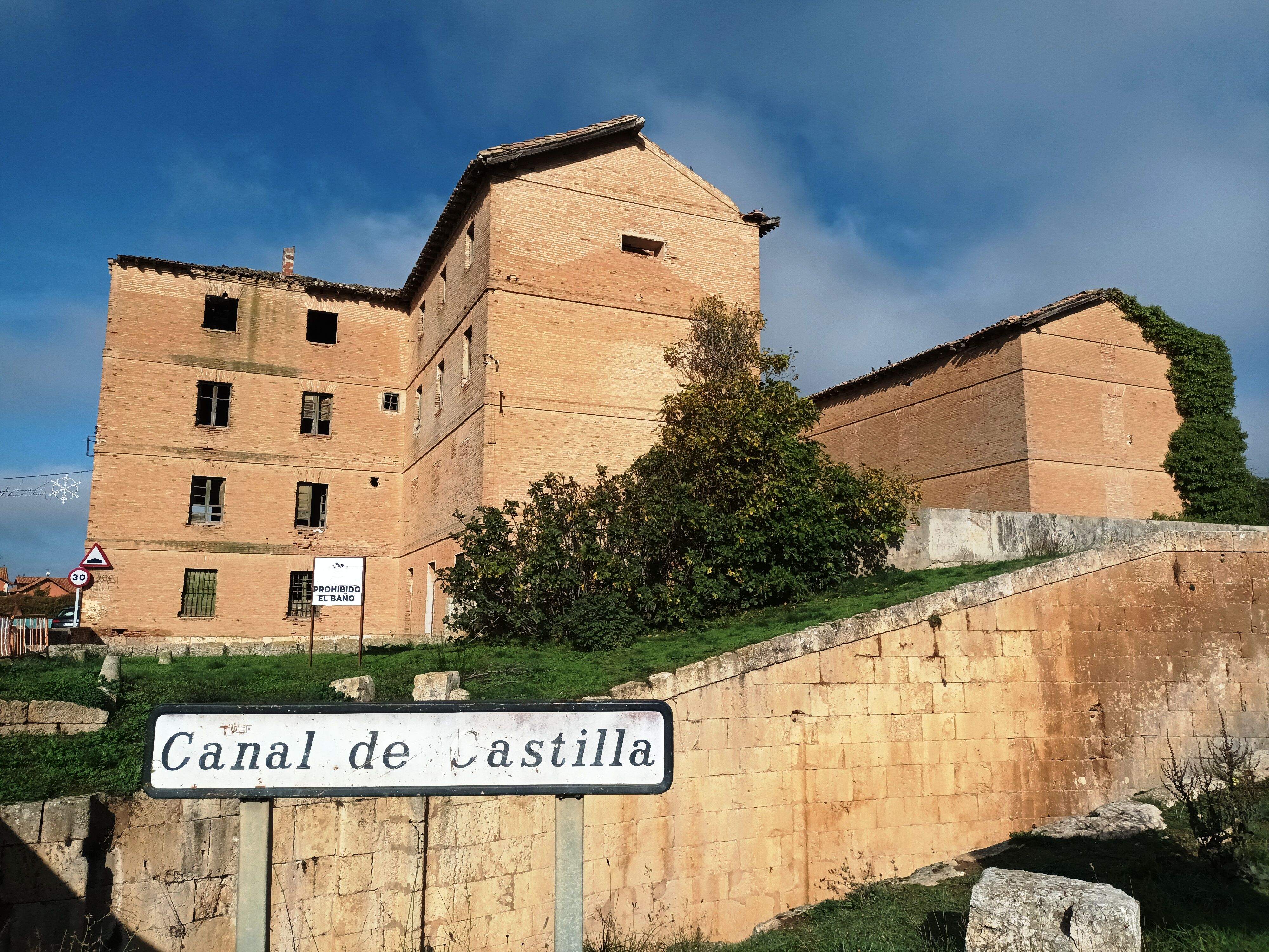 Fábrica de fariñas abandonada