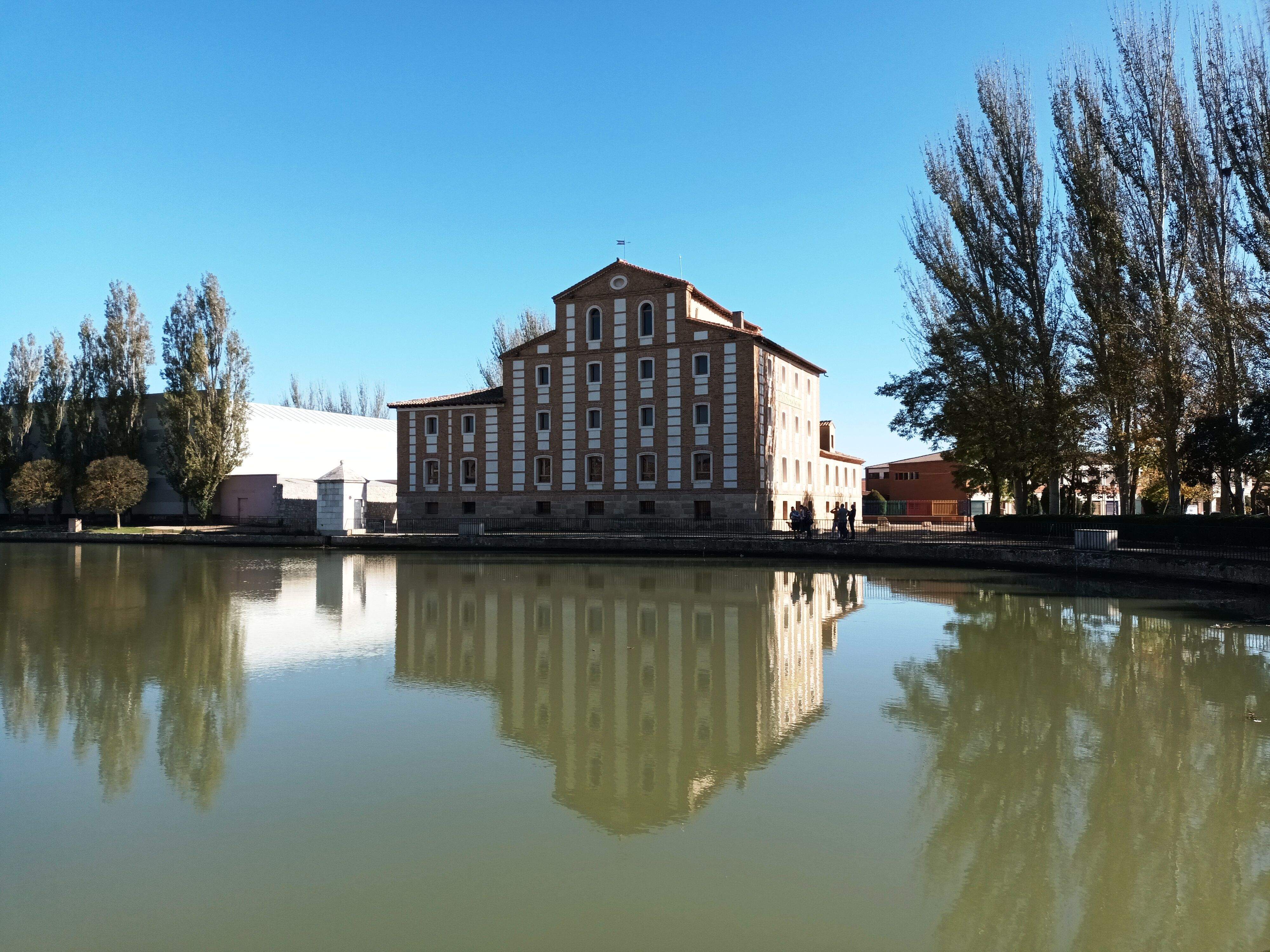Valladolid, almacén na dársena final do Canal