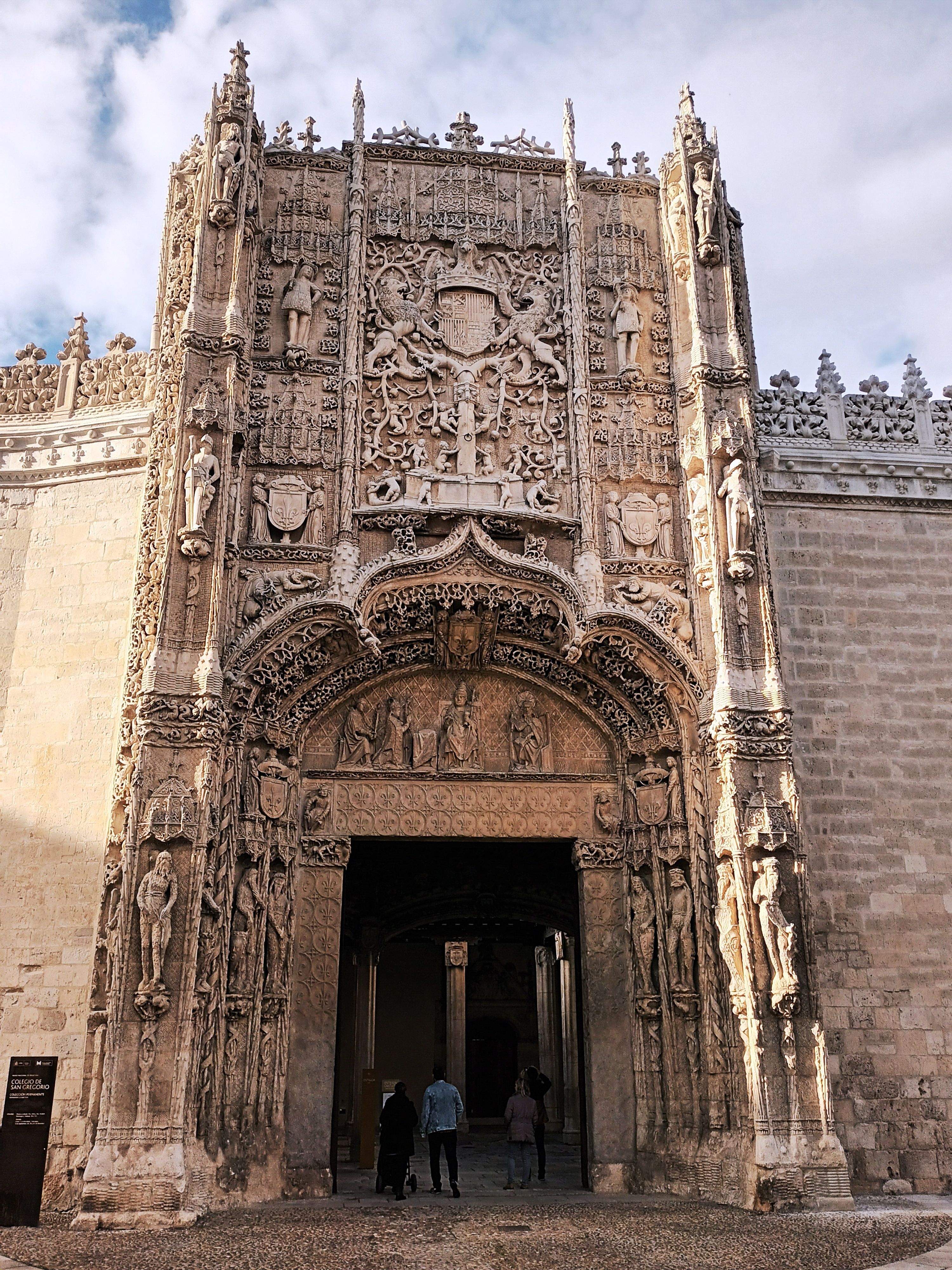 Valladolid, entrada ao Museo Nacional de Escultura (Colegio de San Gregorio)