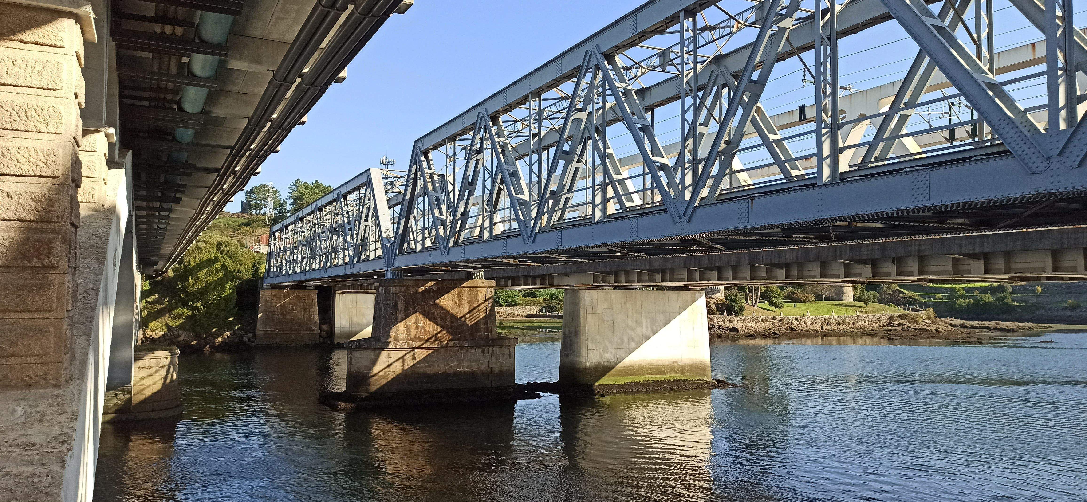 Puente del tren en Ponte Sampaio en la conexión con Arcade