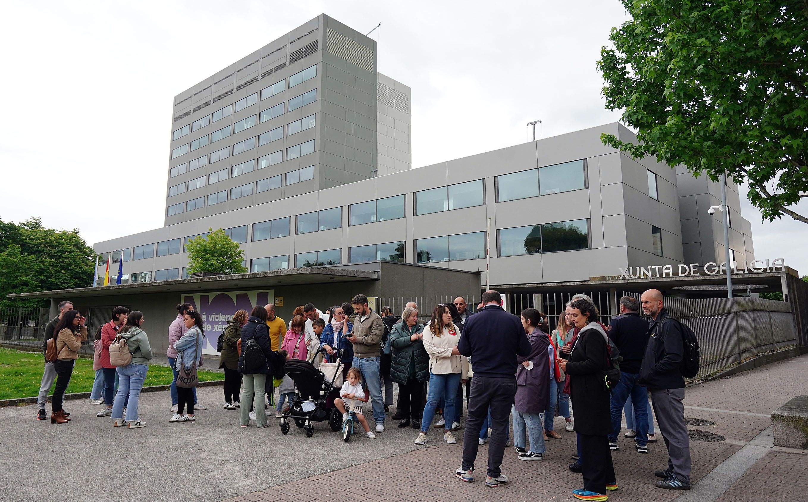 Concentración en Pontevedra de las familias del CEIP San Clemente
