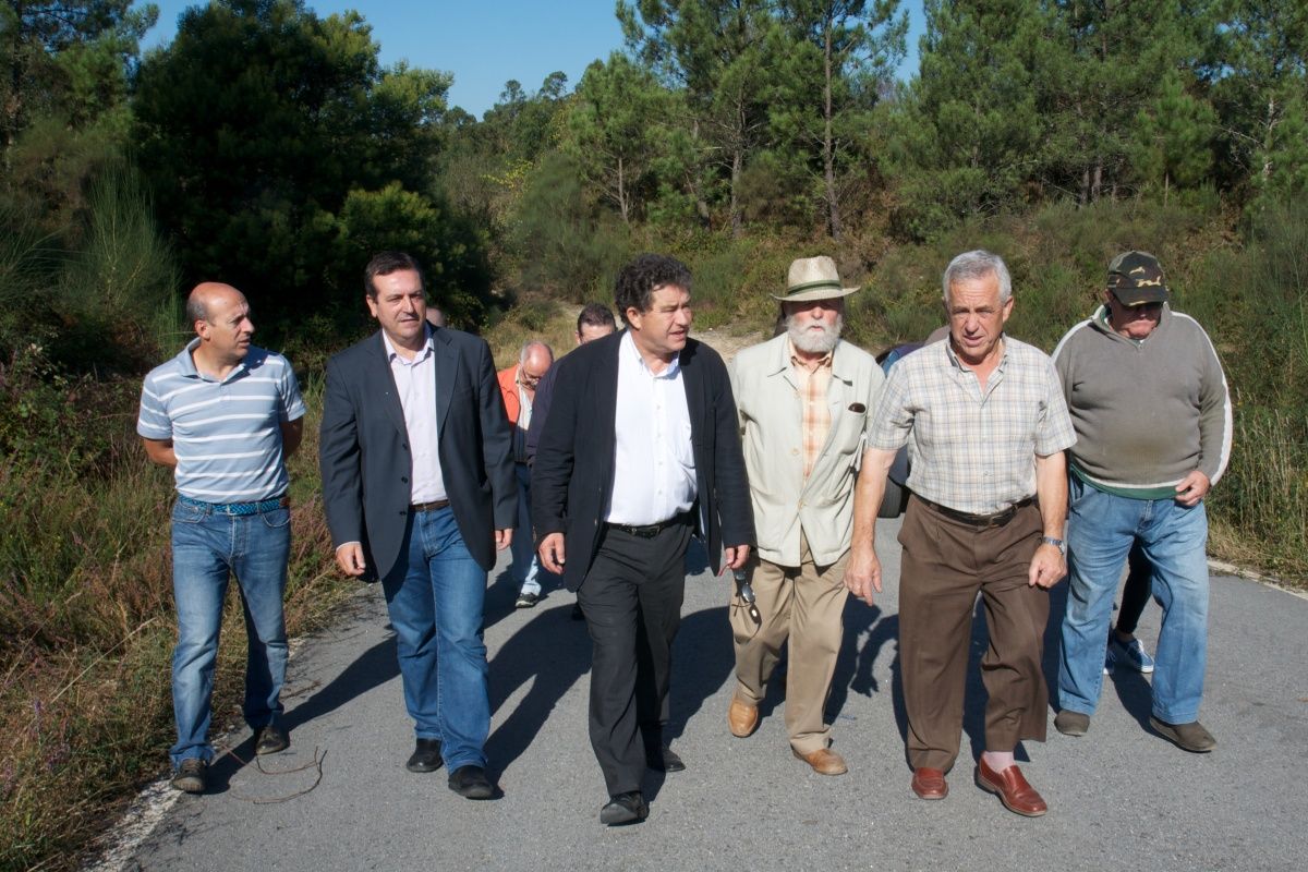 Luis Bará e Miguel Fernández Lores, no lugar onde se construirá o hospital de Monte Carrasco Luis Bará e Miguel Fernández Lores, no lugar onde se construirá o hospital de Monte Carrasco