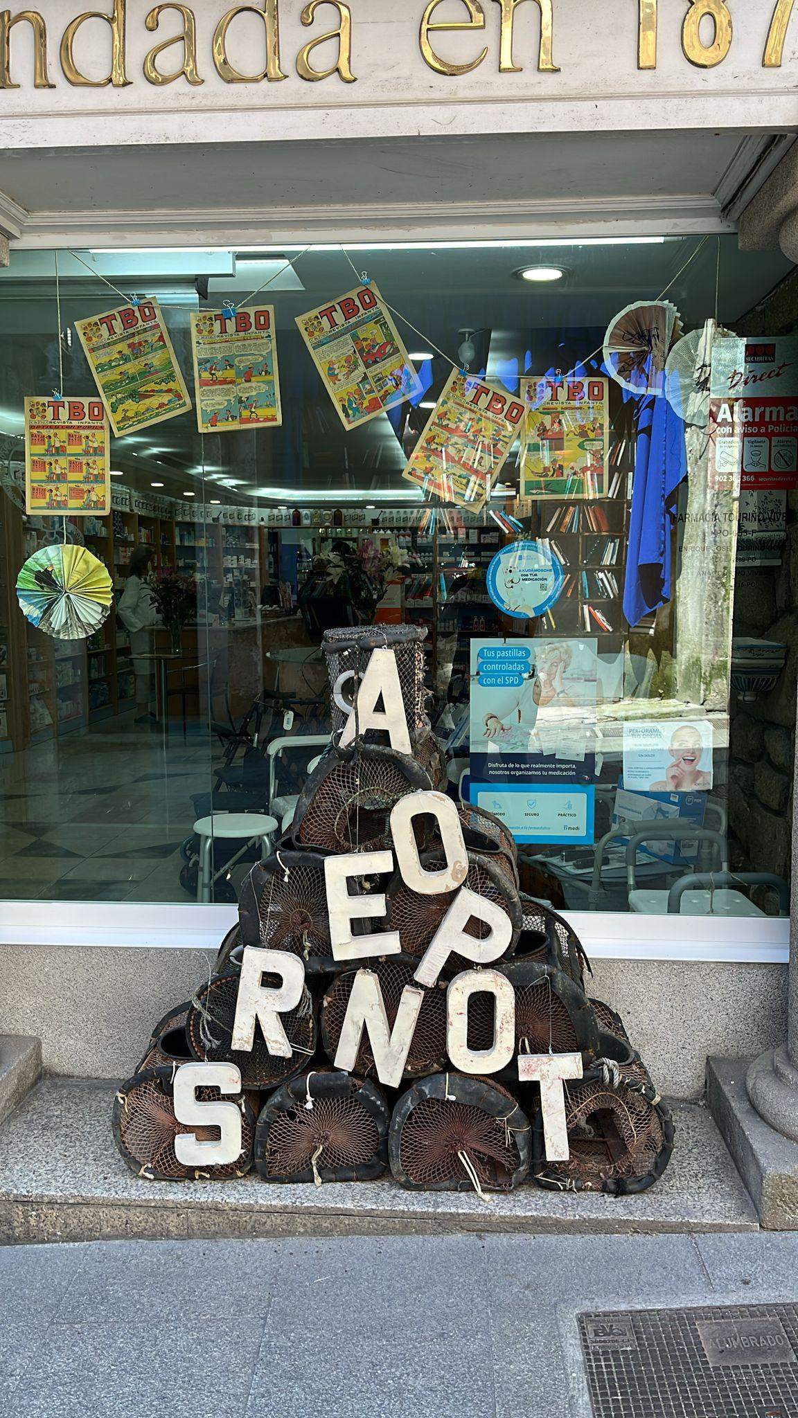 Marín decora sus calles para ser la 'Vila do Libro' Marín decora sus calles para ser la 'Vila do Libro'