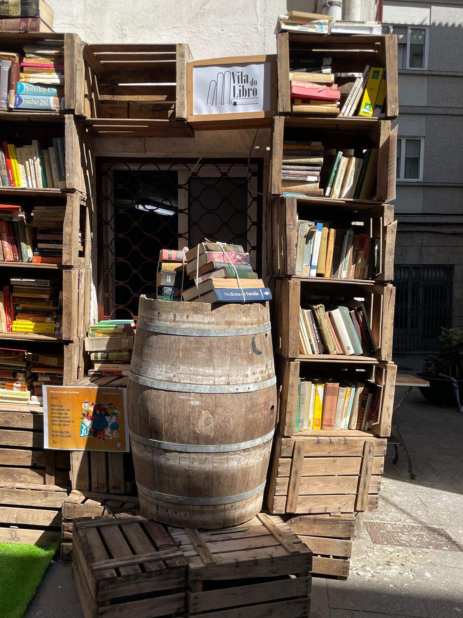 Marín decora sus calles para ser la 'Vila do Libro' Marín decora sus calles para ser la 'Vila do Libro'