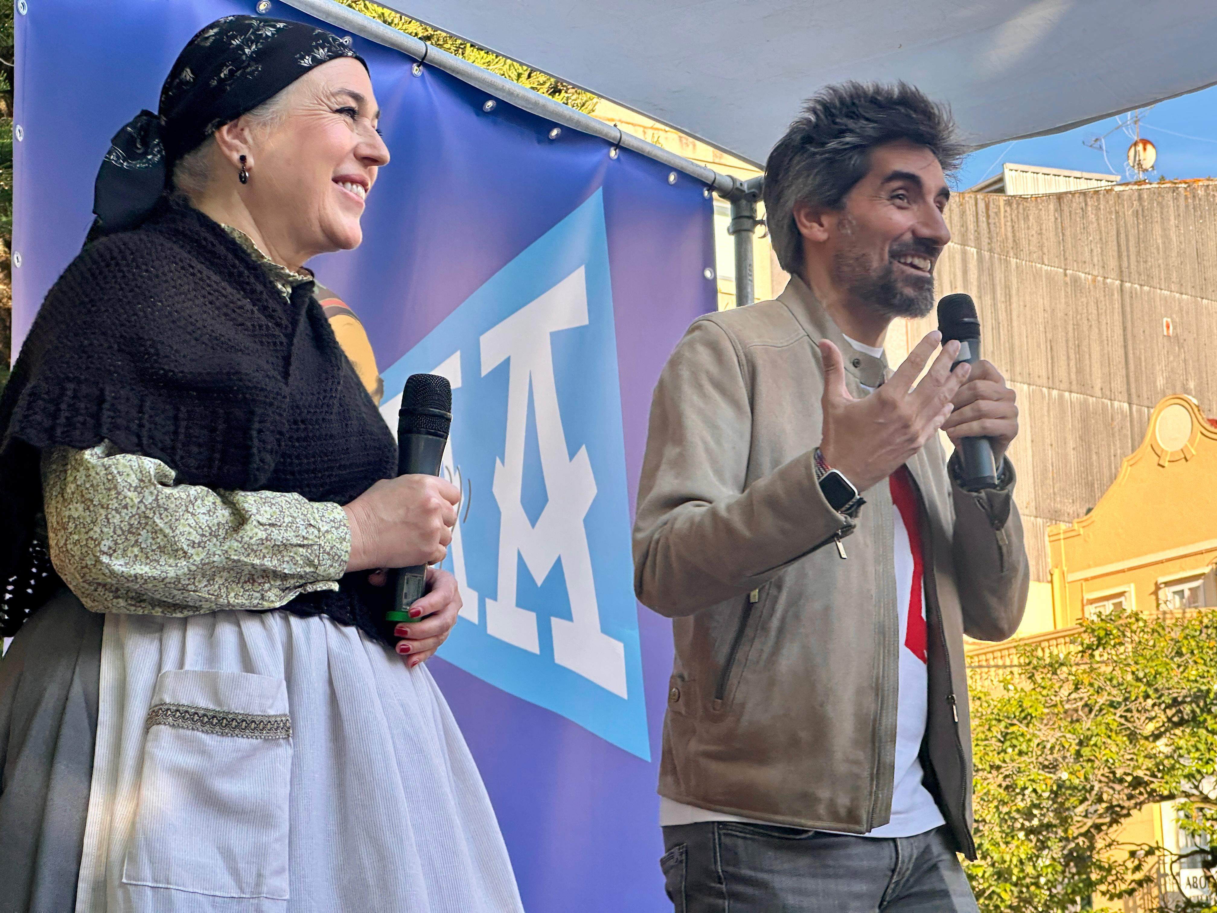 Mayka Braña e Manel Loureiro en 'Marín, Vila do Libro'