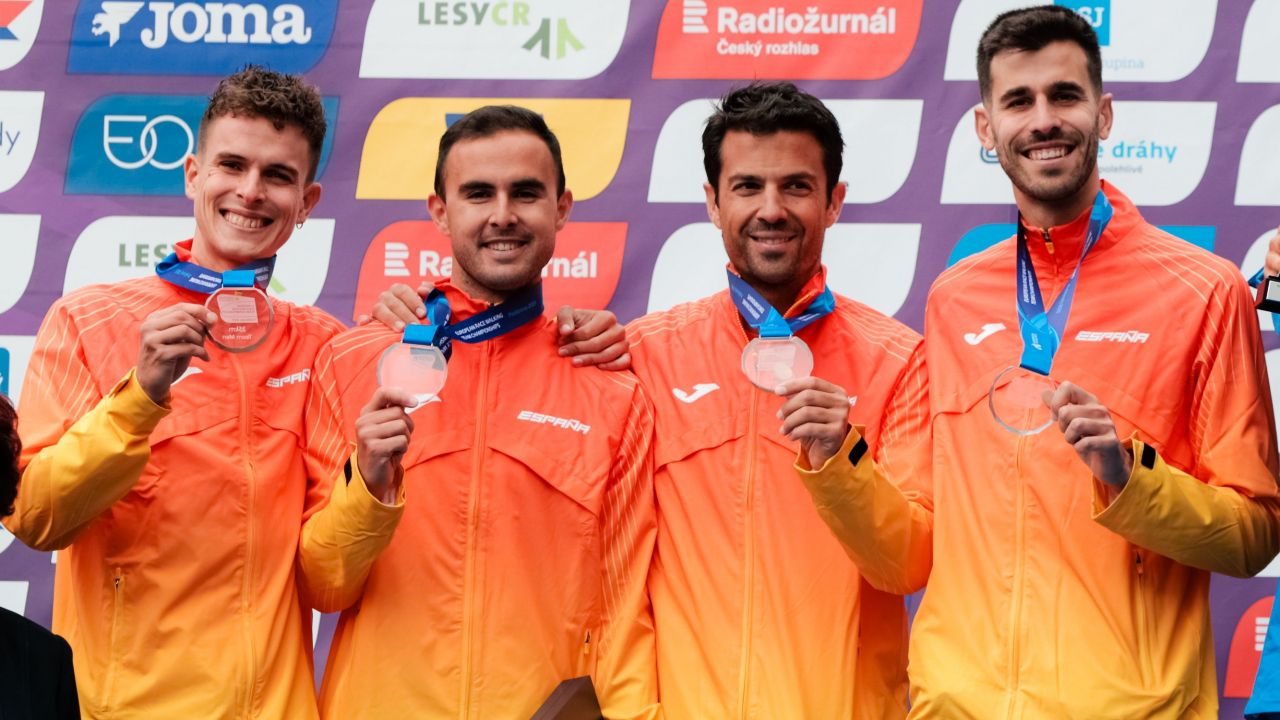 Dani Chamosa co equipo español no europeo de Podebrady Dani Chamosa co equipo español no europeo de Podebrady