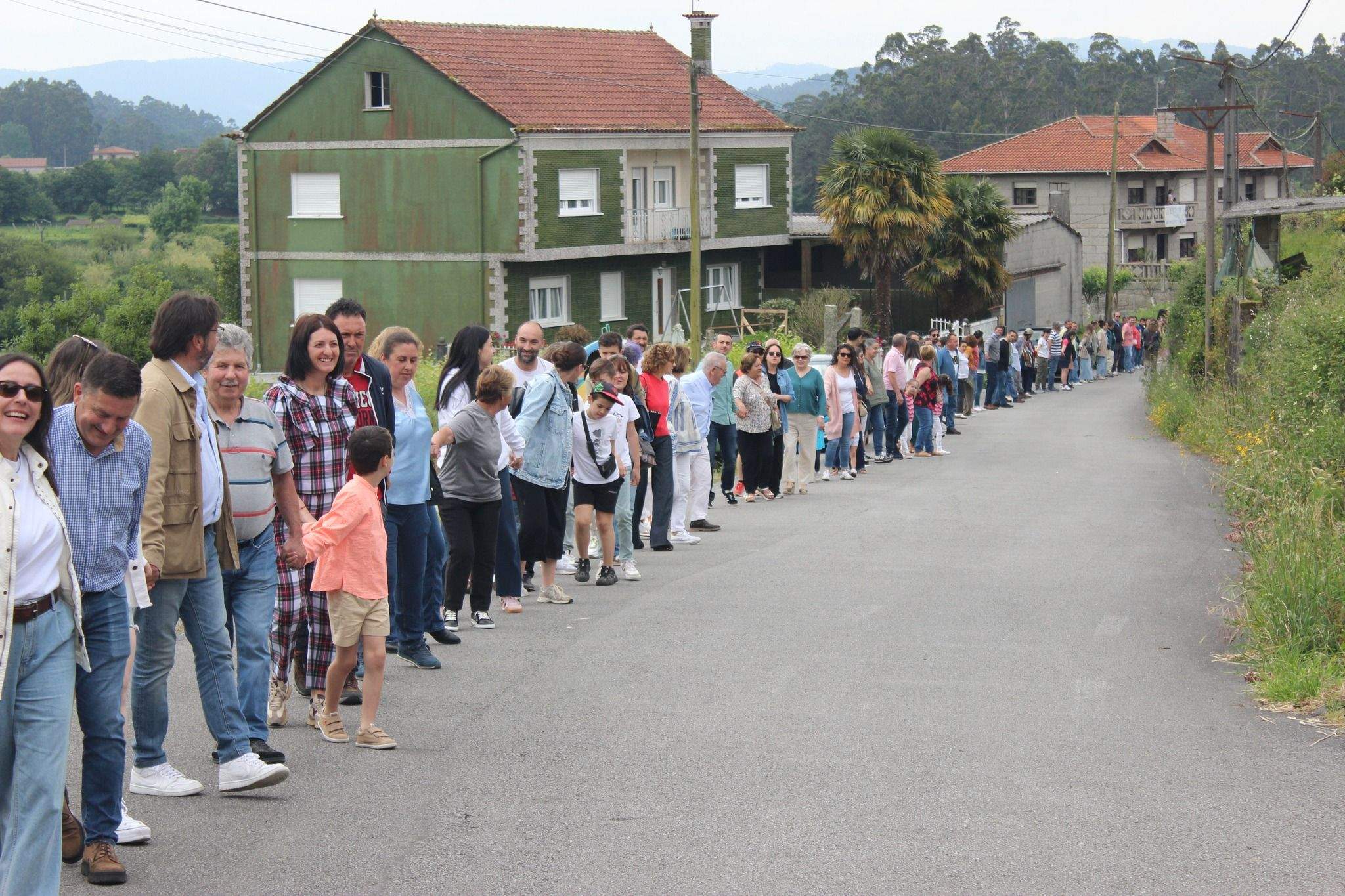 Cadena humana en defensa del CEIP San Clemente de Caldas