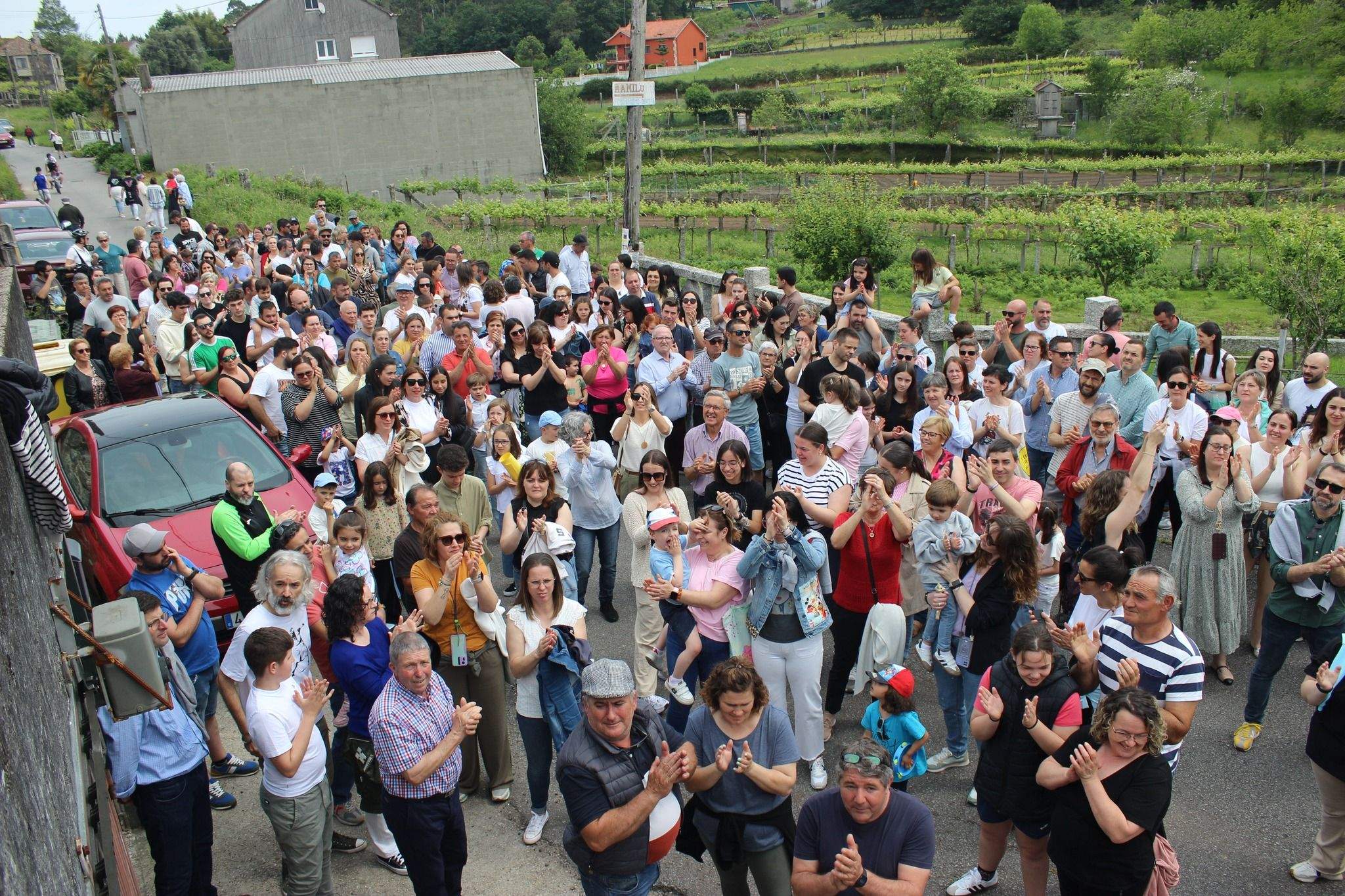Cadena humana en defensa del CEIP San Clemente de Caldas