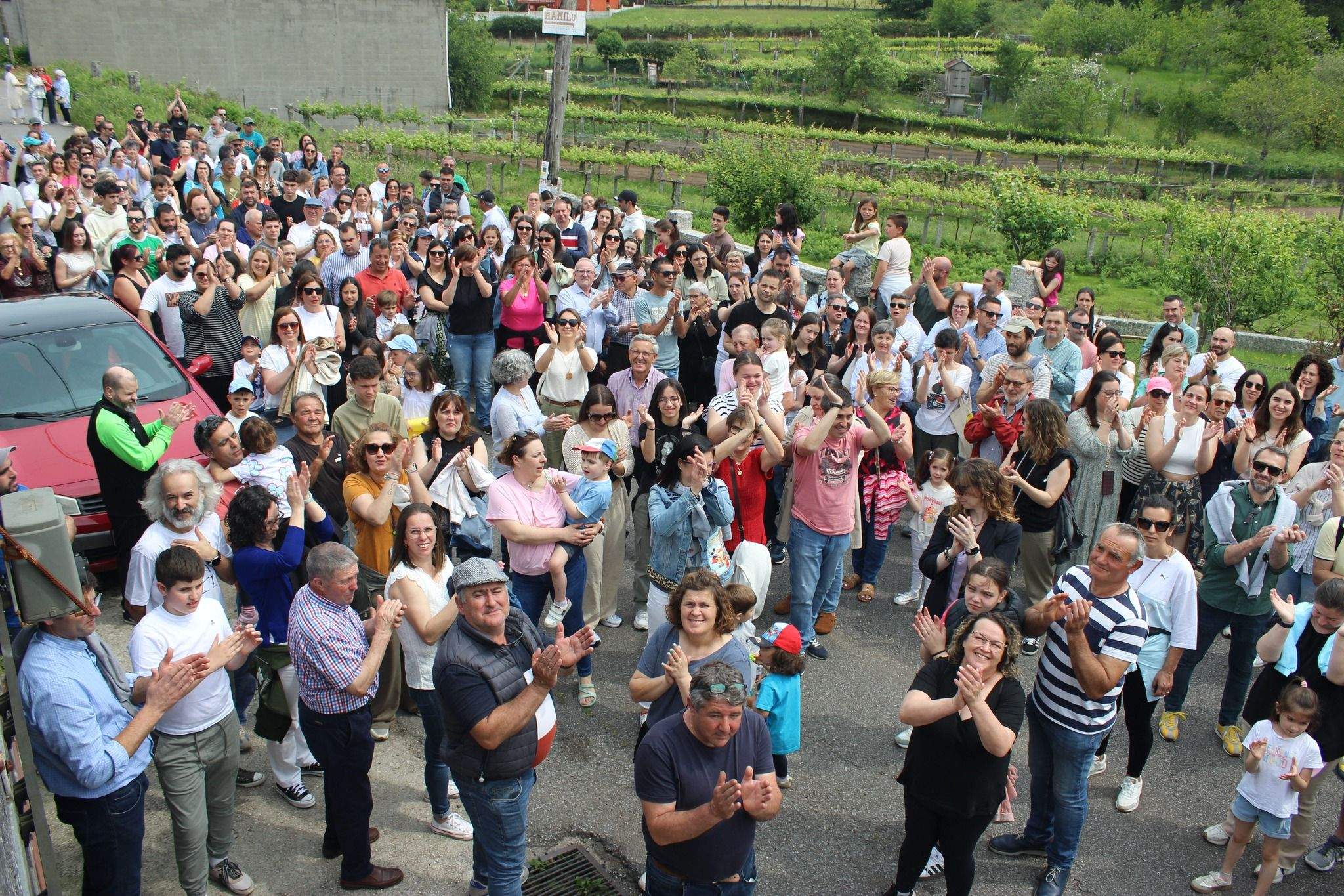 Cadena humana en defensa del CEIP San Clemente de Caldas