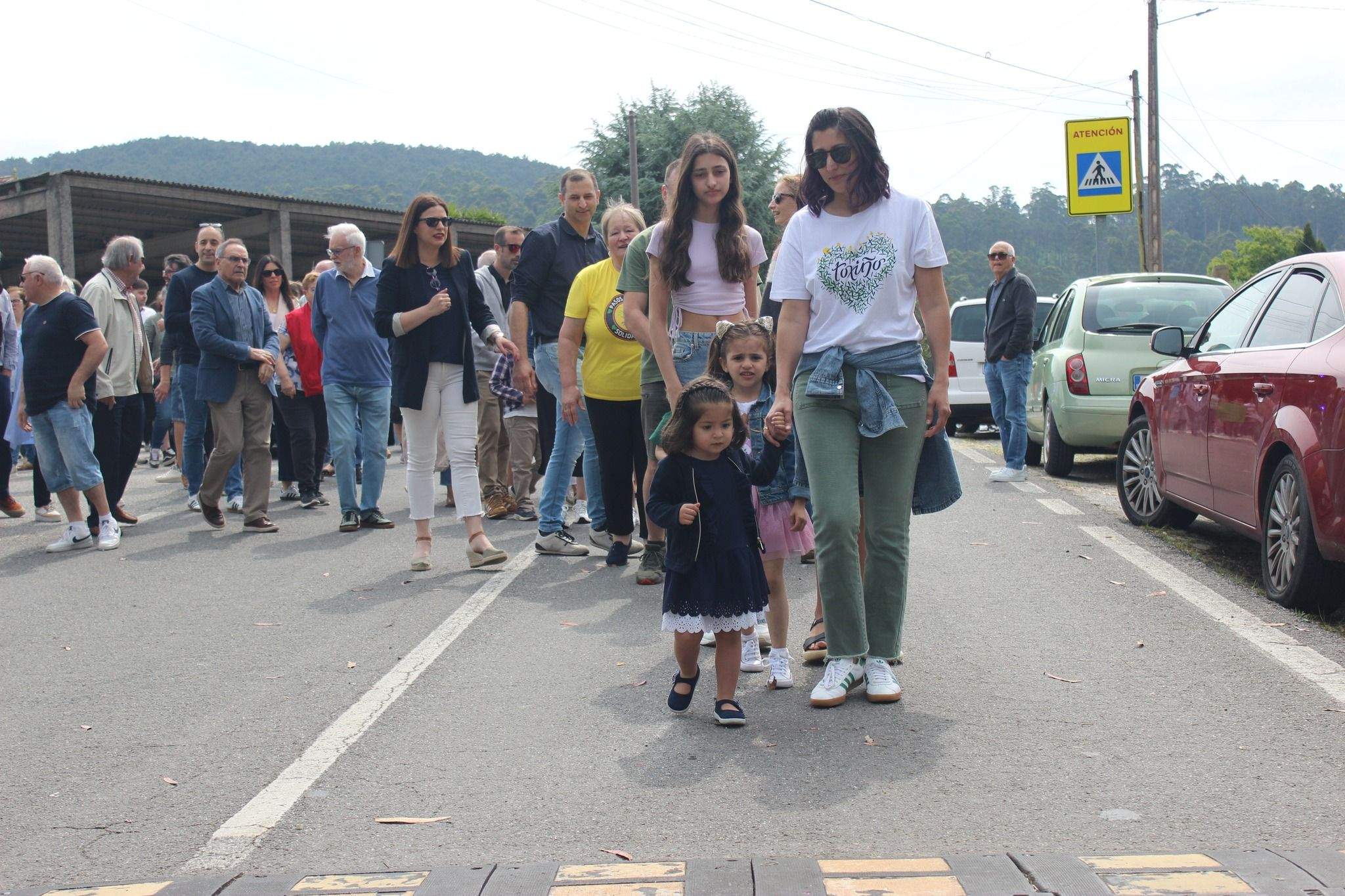 Cadena humana en defensa del CEIP San Clemente de Caldas