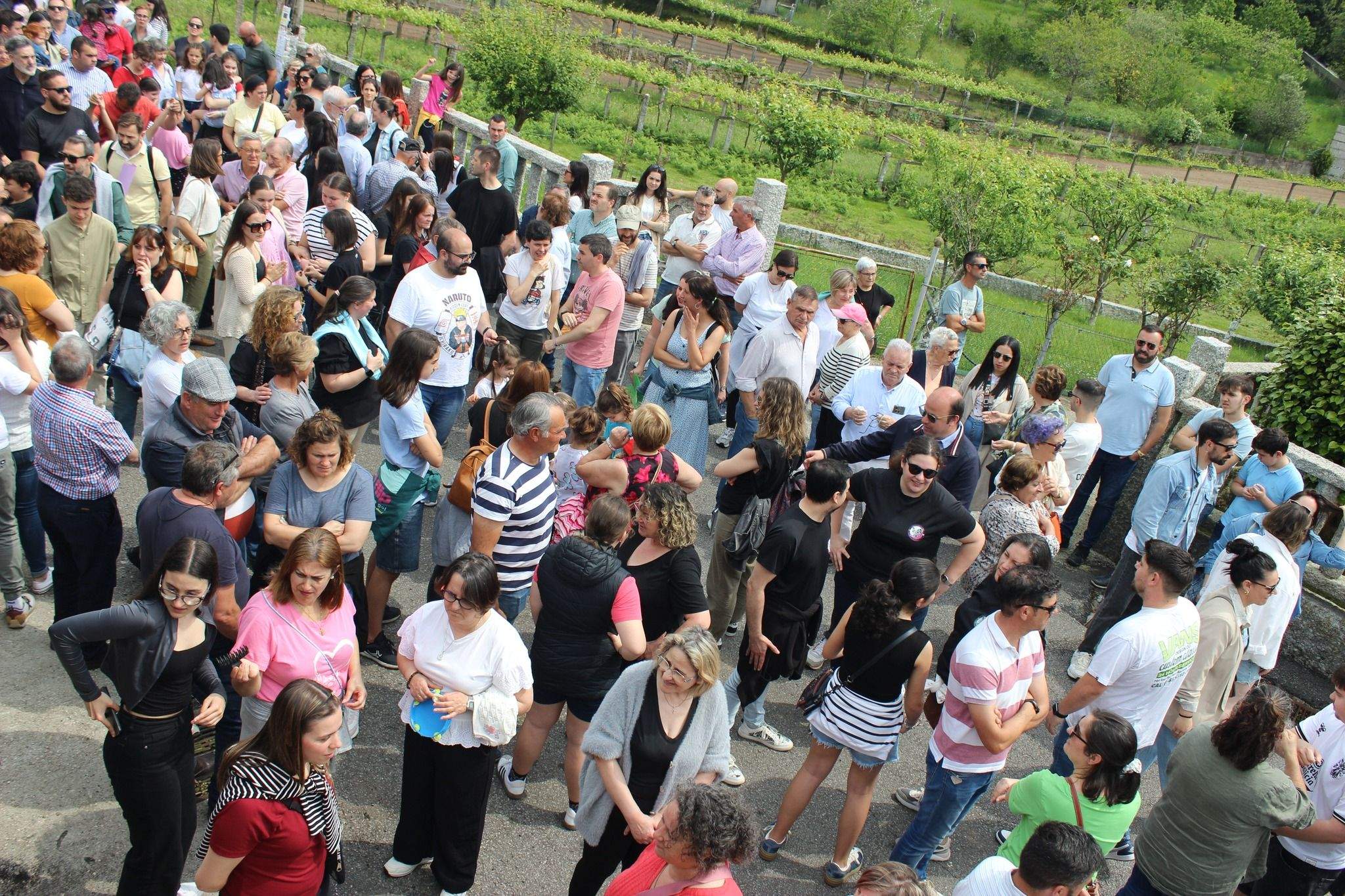 Cadena humana en defensa del CEIP San Clemente de Caldas